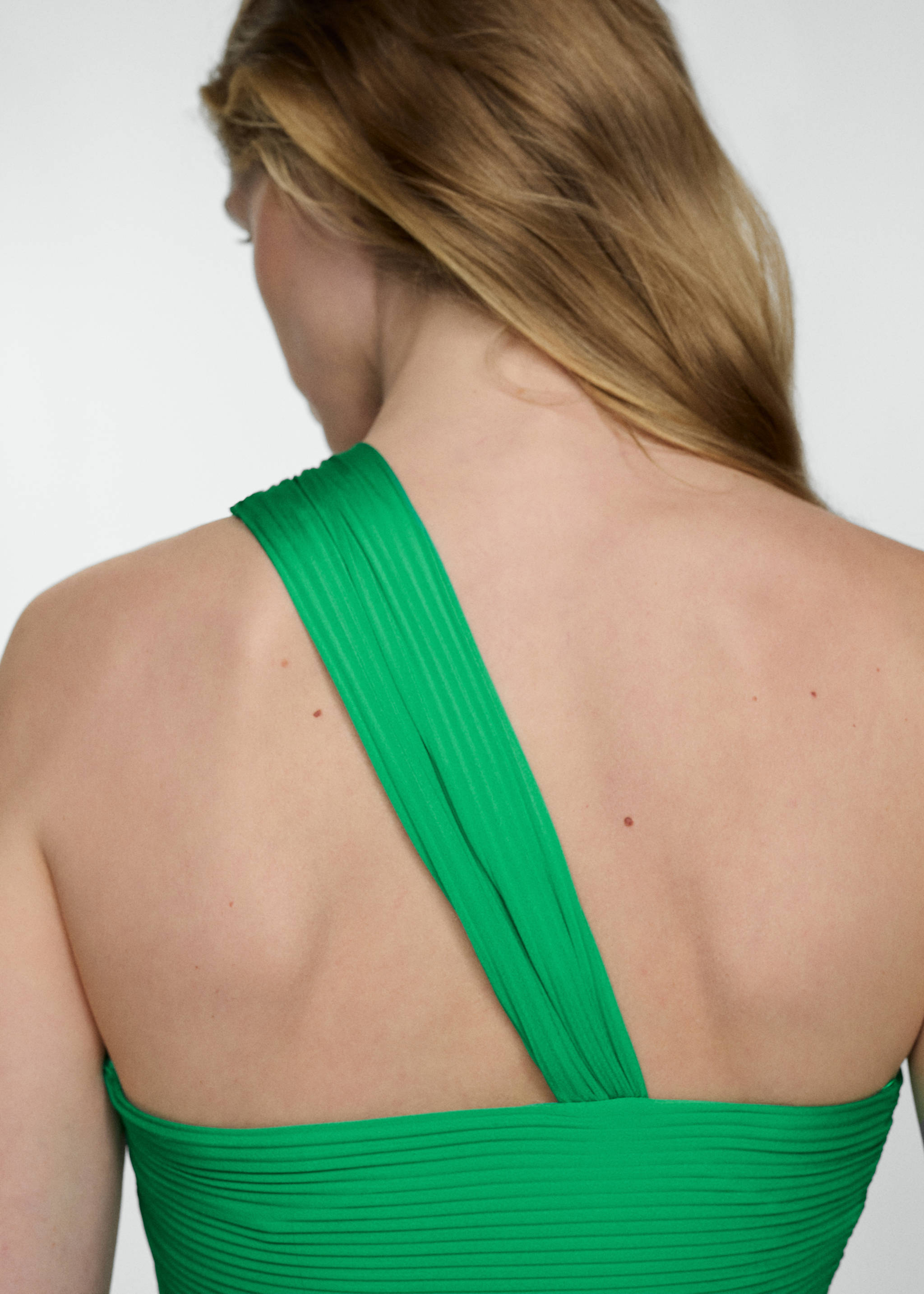 Asymmetrical pleated dress - Details of the article 6