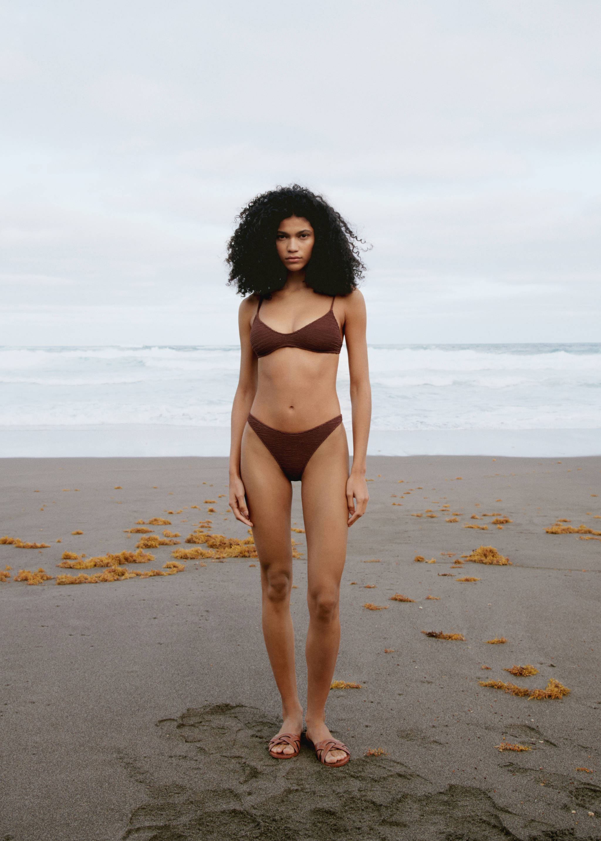Classic textured bikini briefs - Details of the article 3, Chocolate. Ref: 67016749-00.