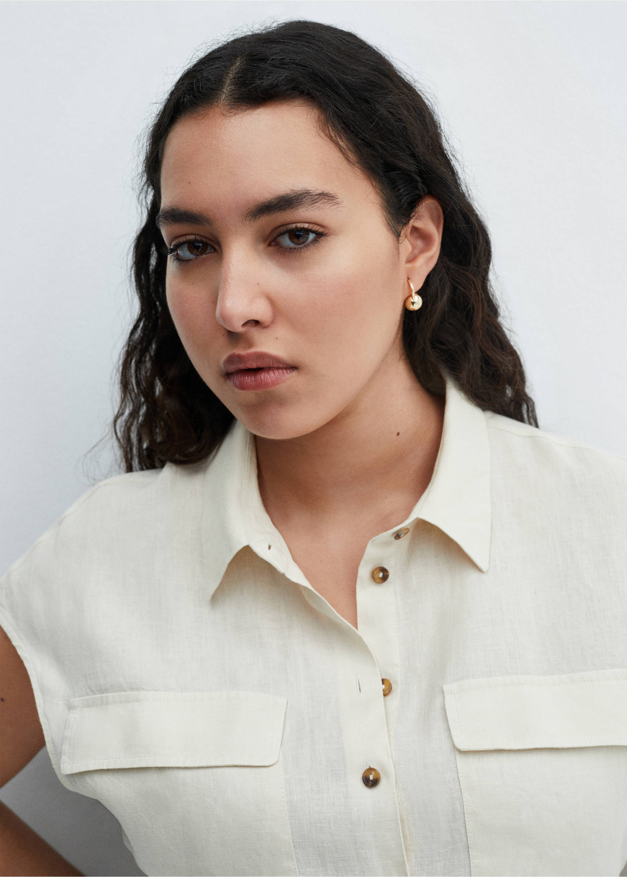 100% linen shirty dress - Details of the article 4, Sand. Ref: 67017113-00.