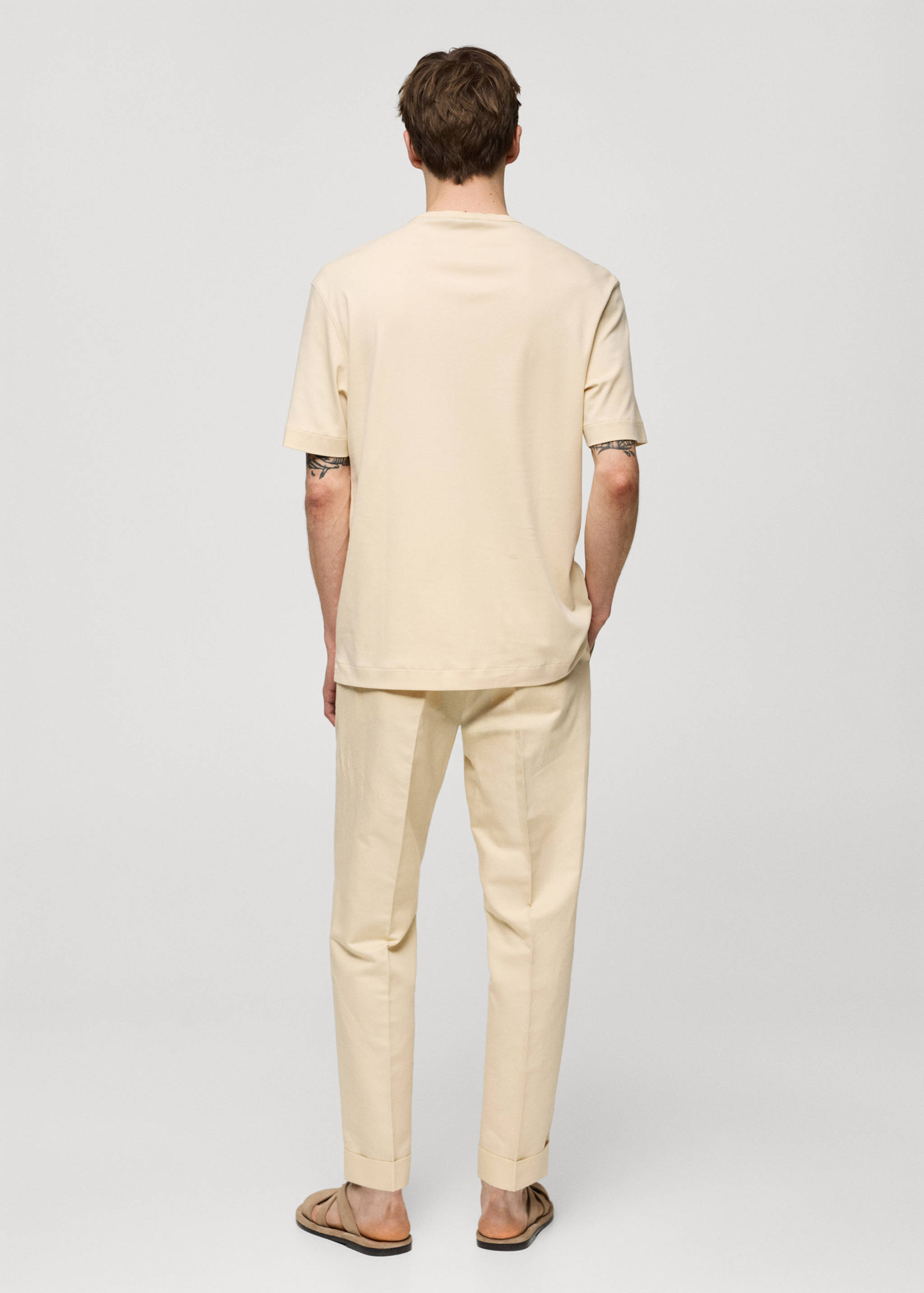 100% cotton slim-fit t-shirt - Reverse of the article