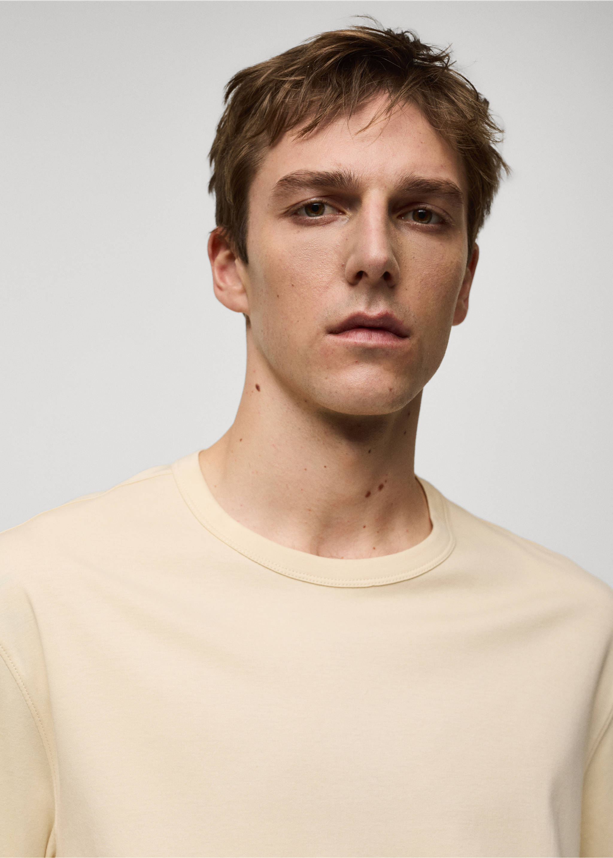 T-shirt slim-fit 100 % coton - Détail de l'article 1, Vanille. Ref: 67017937-00.