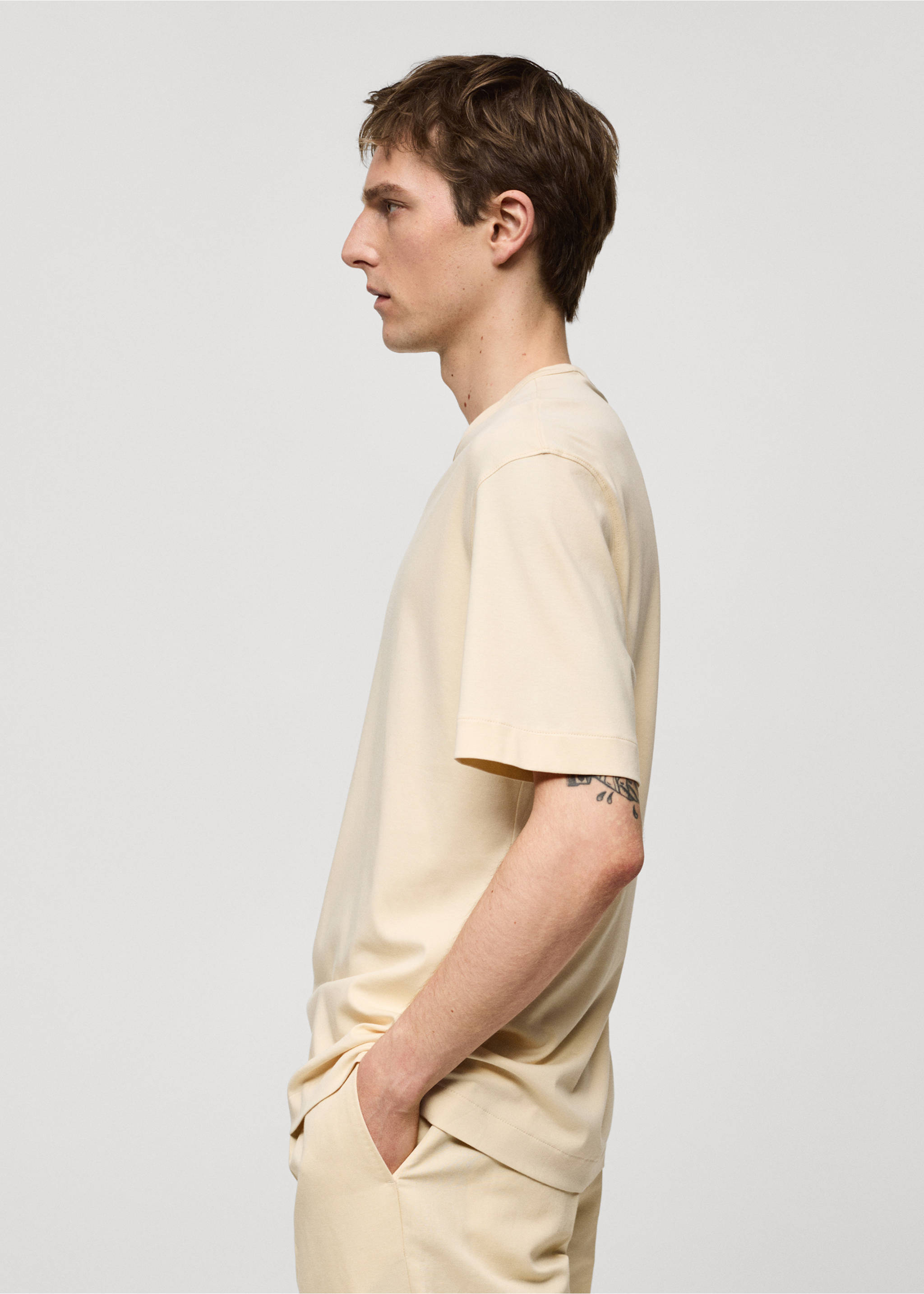 T-shirt slim-fit 100 % coton - Détail de l'article 3, Vanille. Ref: 67017937-00.