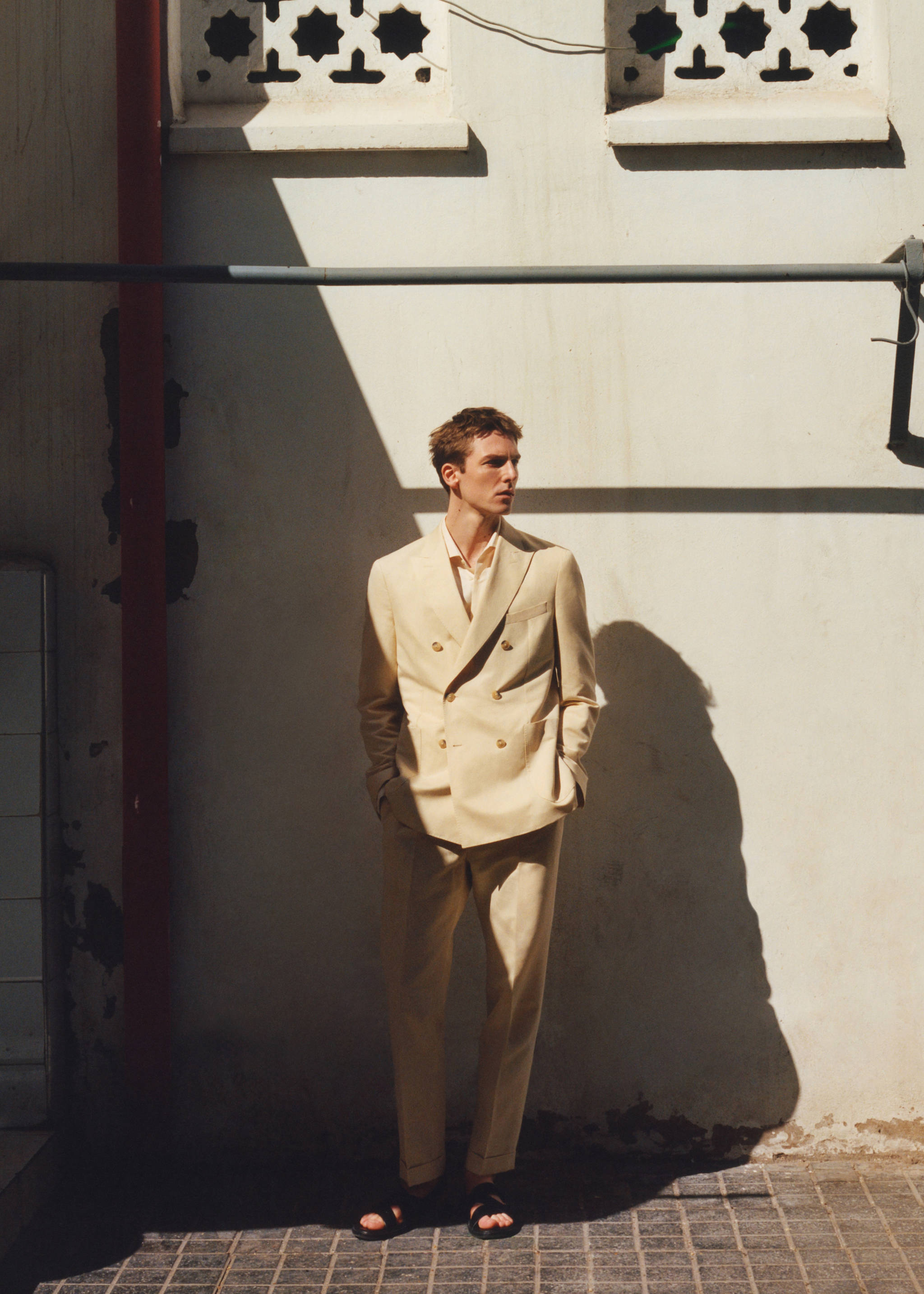 Cotton linen suit trousers with pleats - Details of the article 3, Pastel Yellow. Ref: 67018271-00.