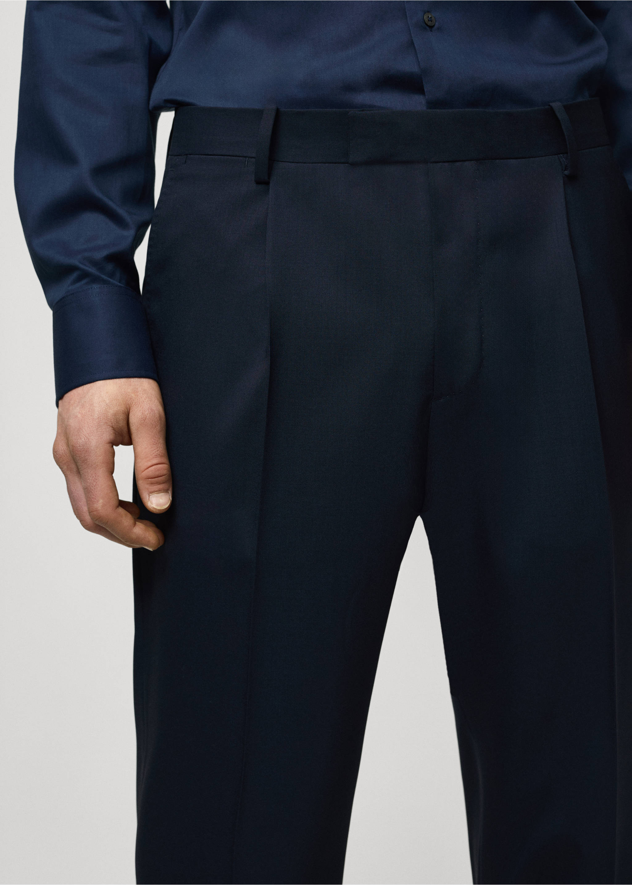 Slim-fit pantalon 100% scheerwol - Detail van het artikel 1, Donkermarine. Ref: 67018273-00.