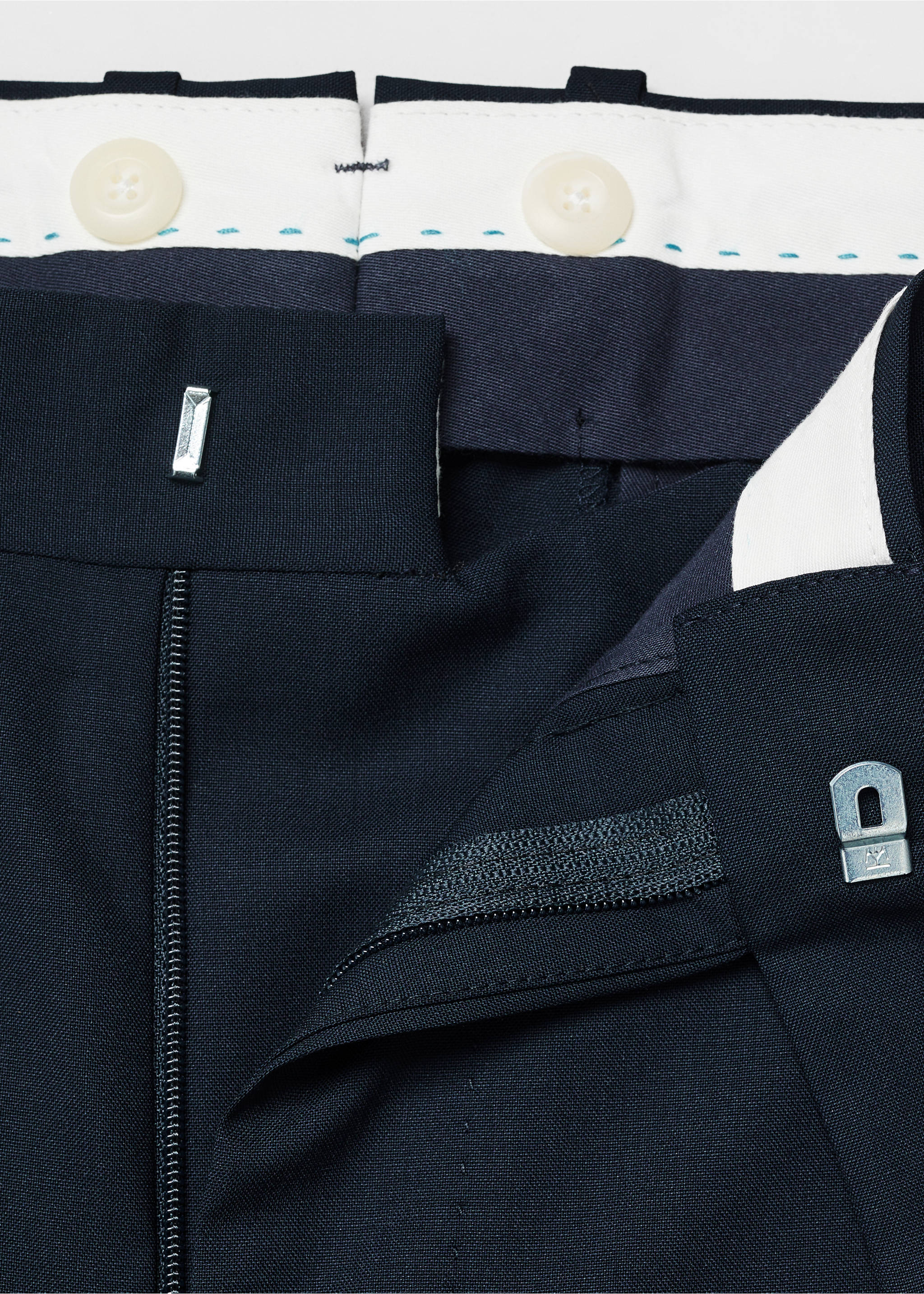 Slim-fit pantalon 100% scheerwol - Detail van het artikel 8, Donkermarine. Ref: 67018273-00.