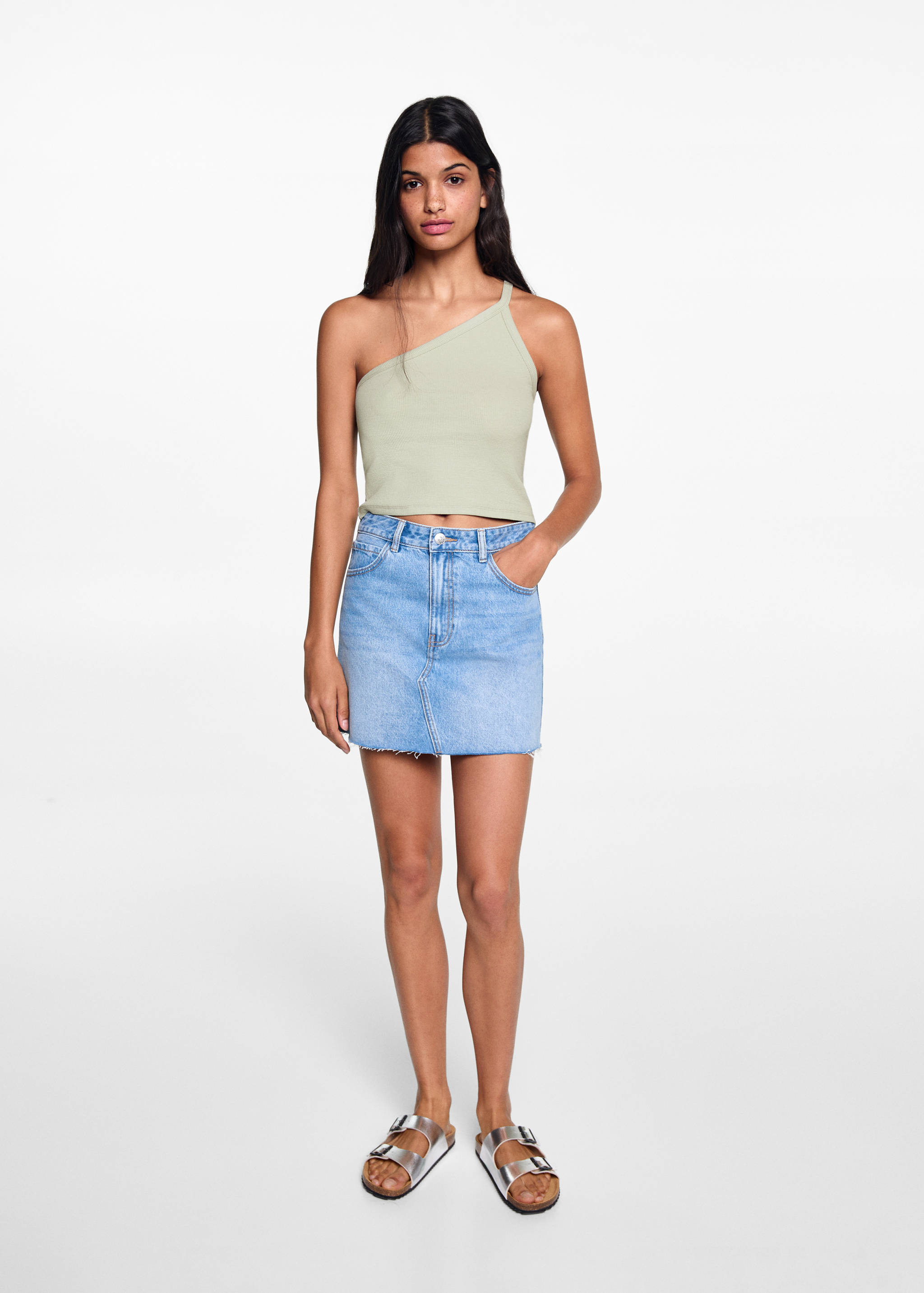 Asymmetrical crop top - General plane