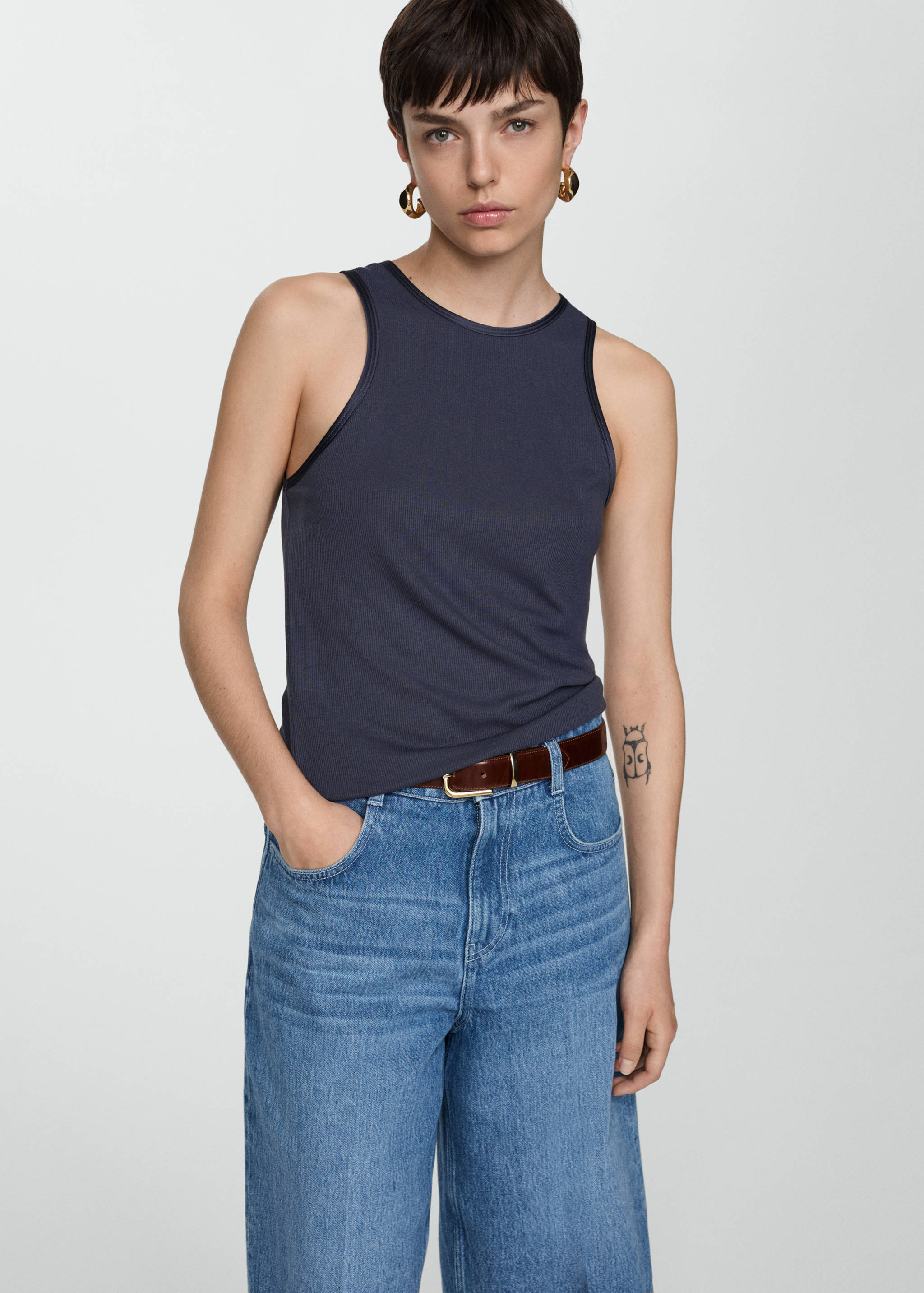 Top with satin details - Medium plane