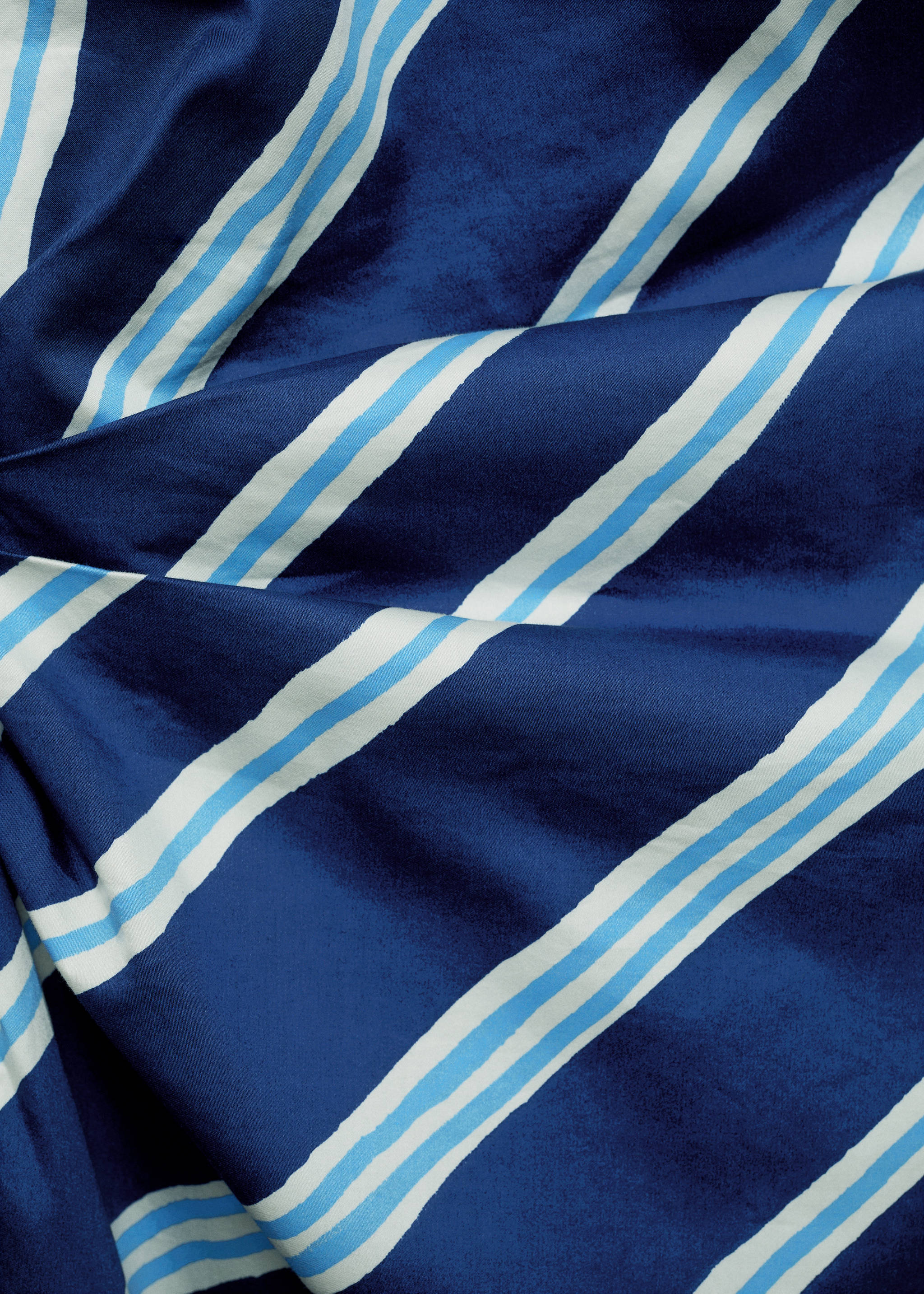 Striped dress with bare shoulders - Details of the article 8