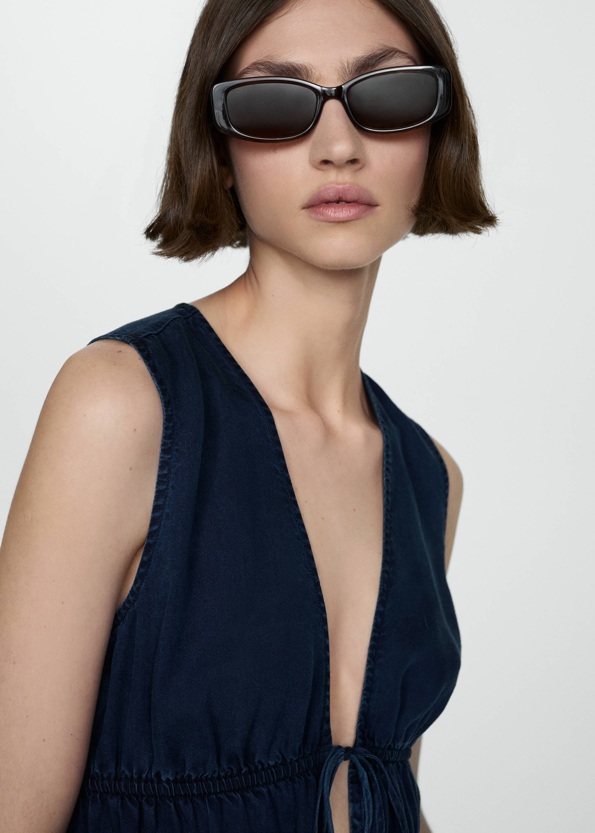 Ruffled top with bows - Details of the article 1