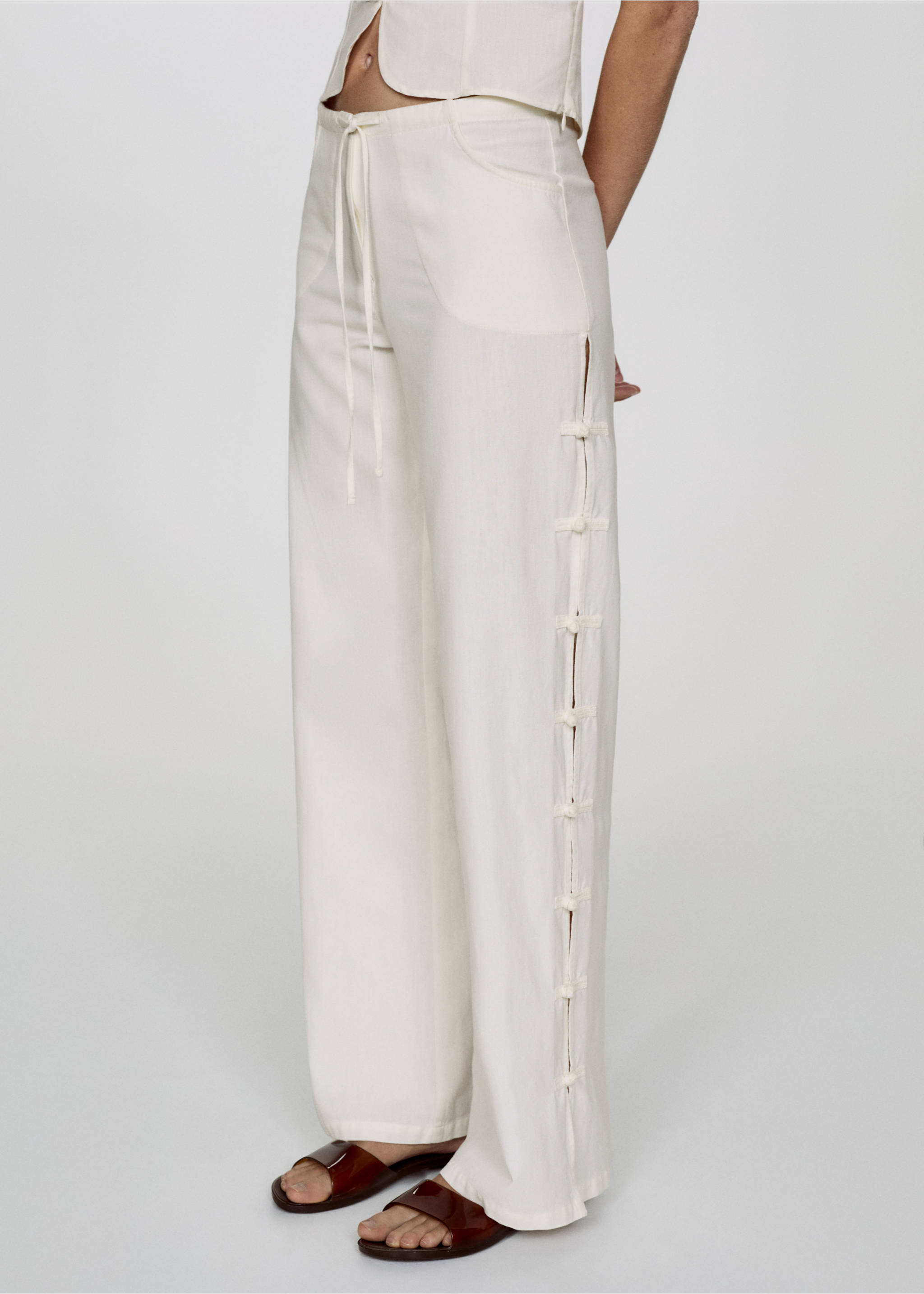 Wide leg trousers with buttons - Medium plane, Ecru. Ref: 67019607-00.