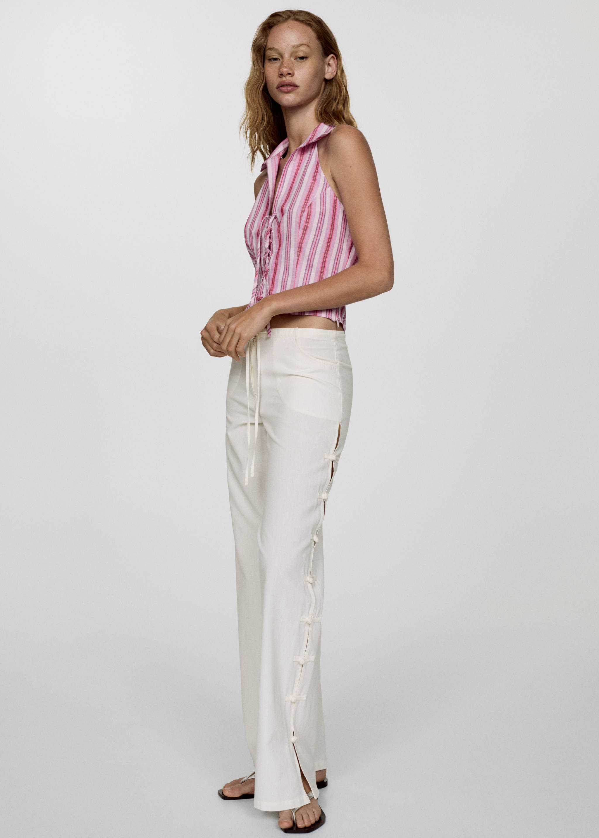 Wide leg trousers with buttons - Details of the article 2