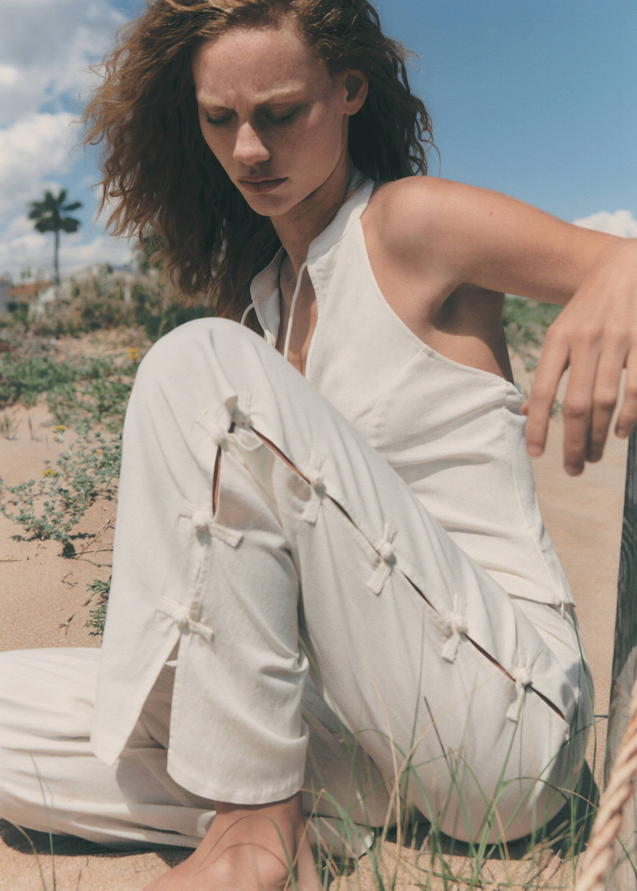 Wide leg trousers with buttons - Details of the article 7