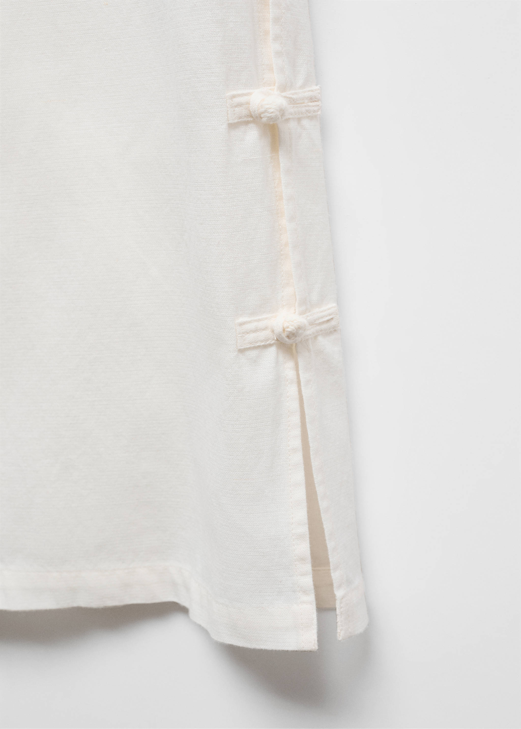 Wide leg trousers with buttons - Details of the article 8