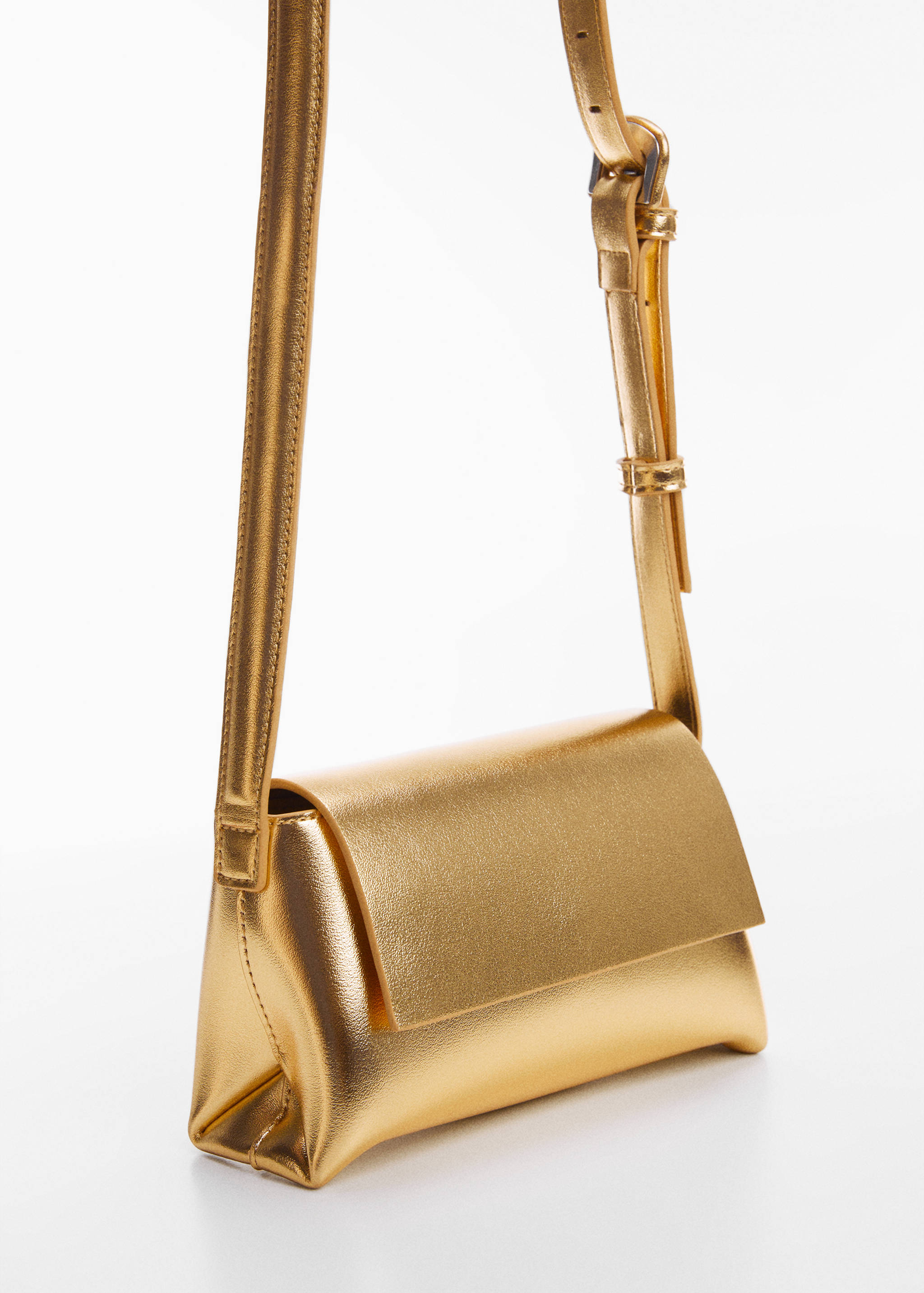 Bolso bandolera solapa - Plano medio