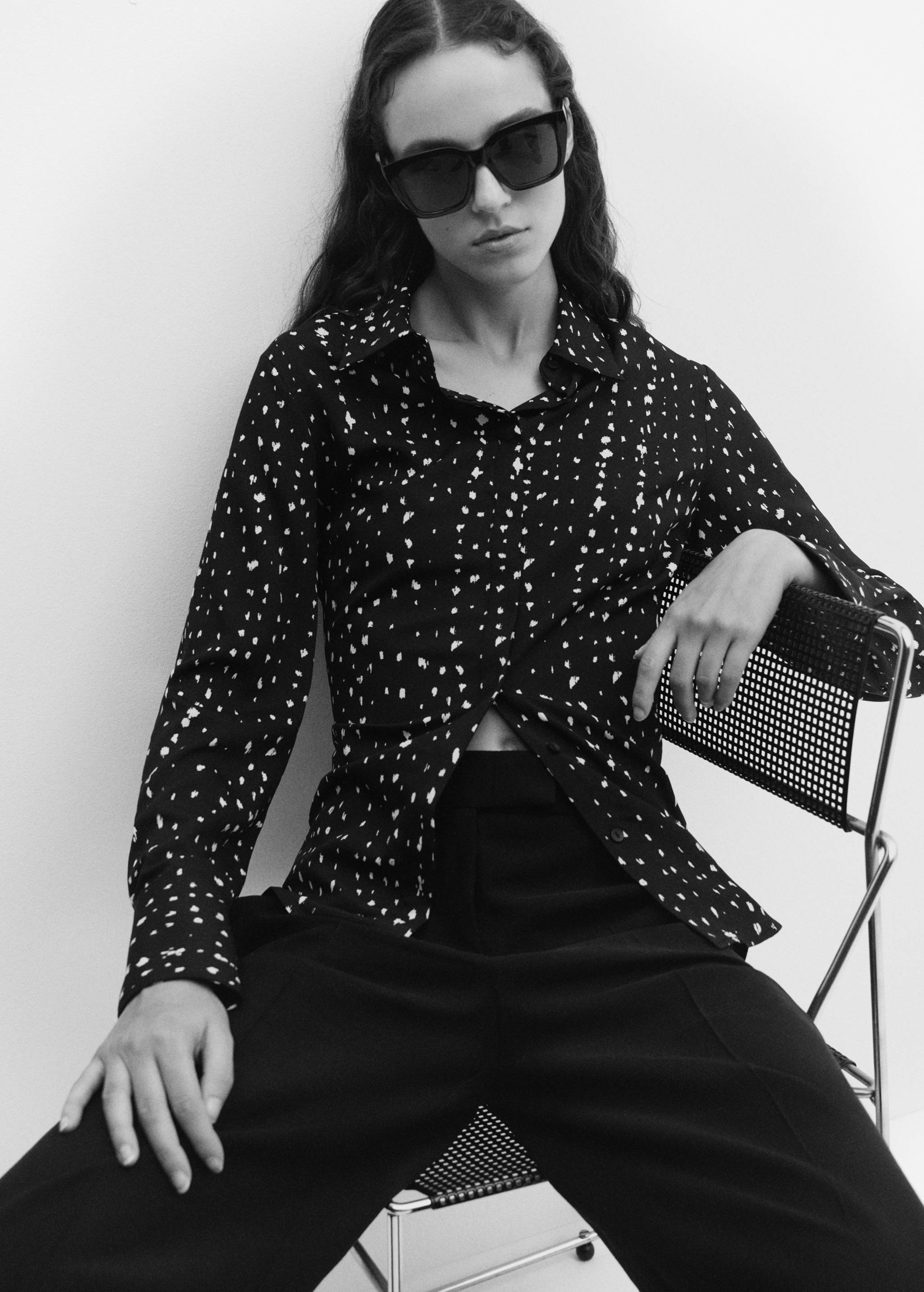 Fließendes Regular Fit-Hemd - Detail des Artikels 2