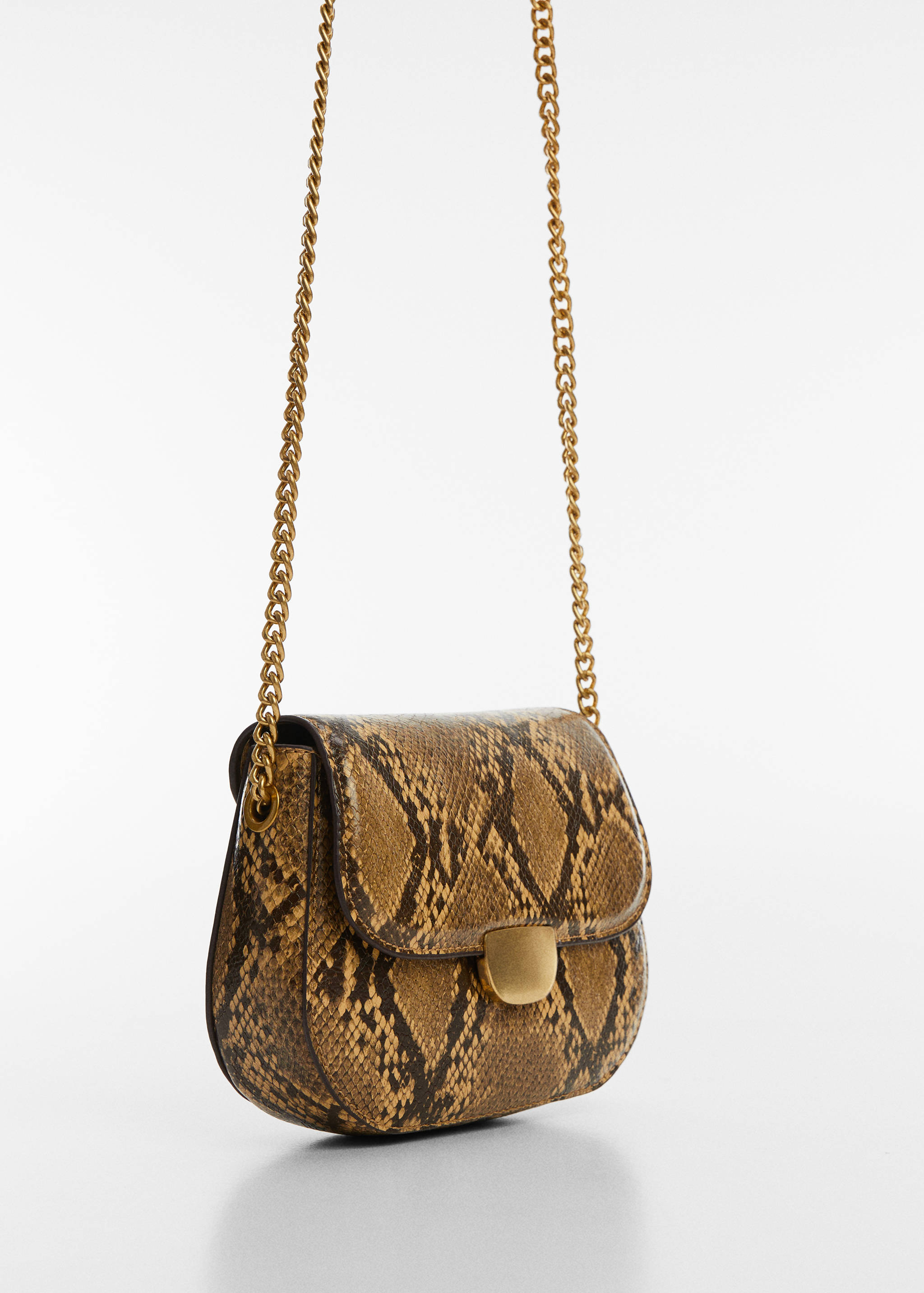 Сумка через плече з клапаном - Середній план