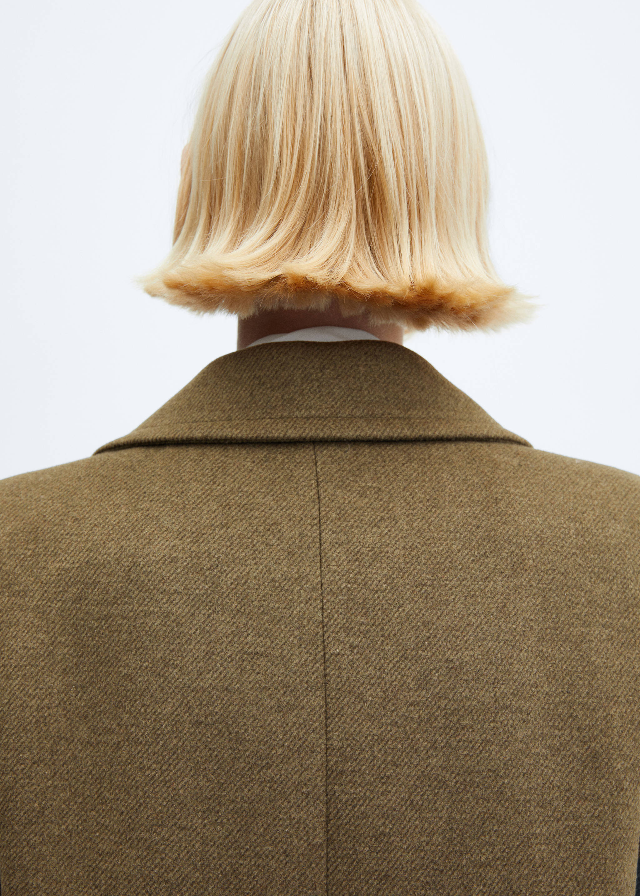 Wool coat with lapels - Details of the article 6