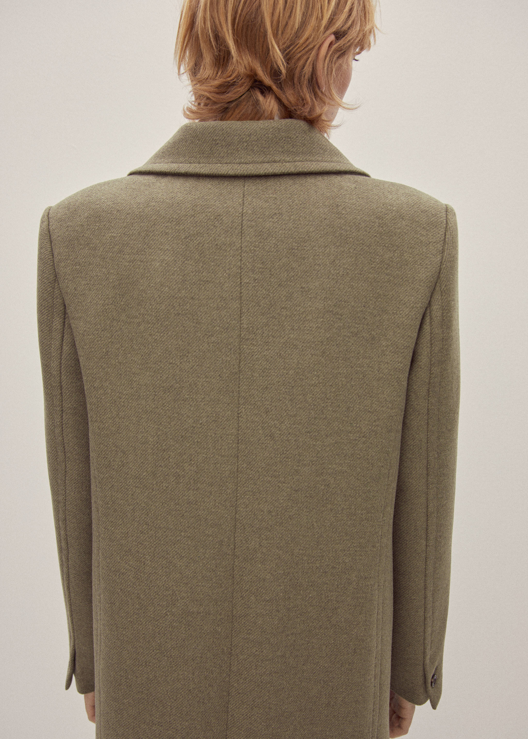 Wool coat with lapels - Details of the article 9