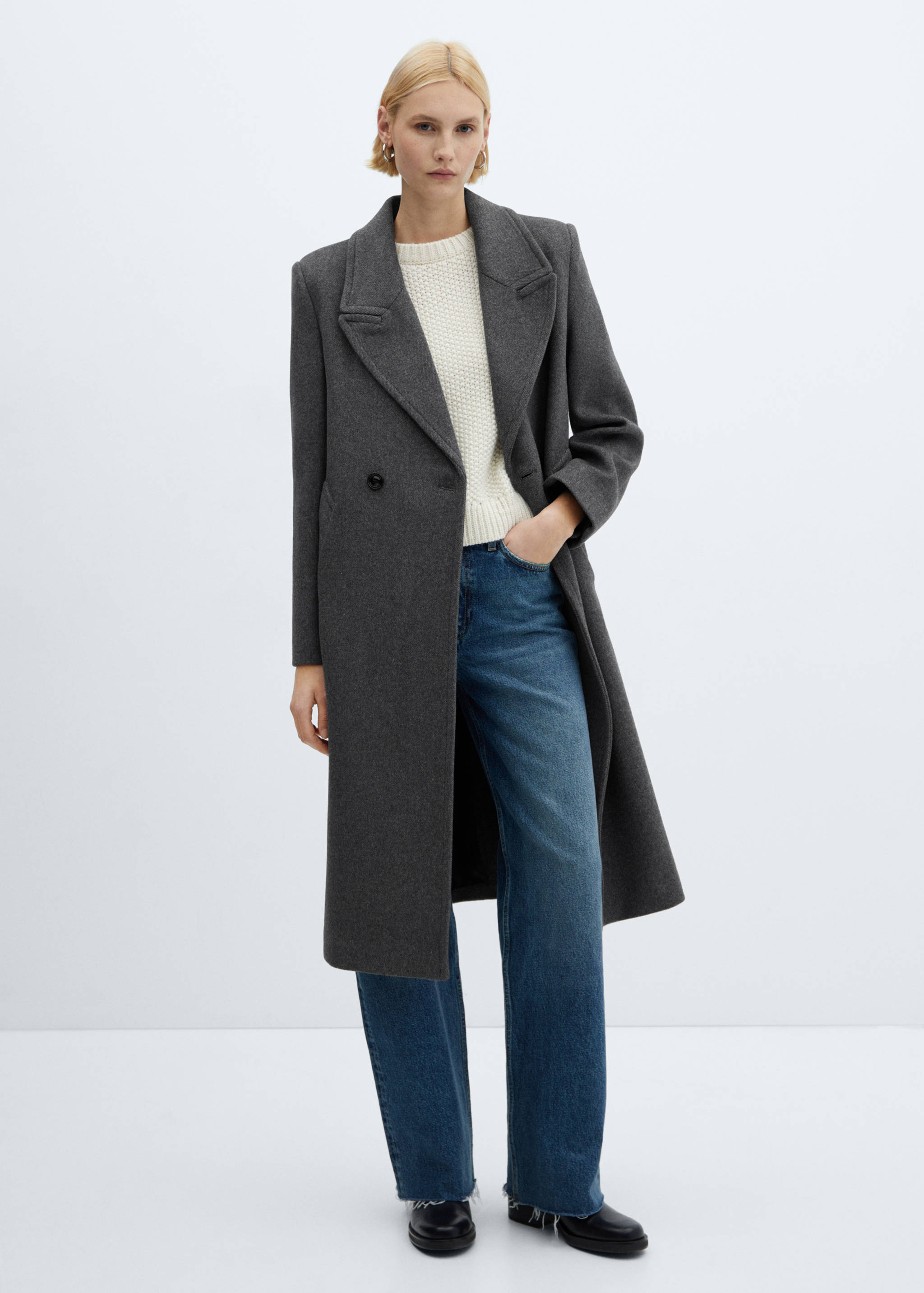 Wool coat with lapels - General plane