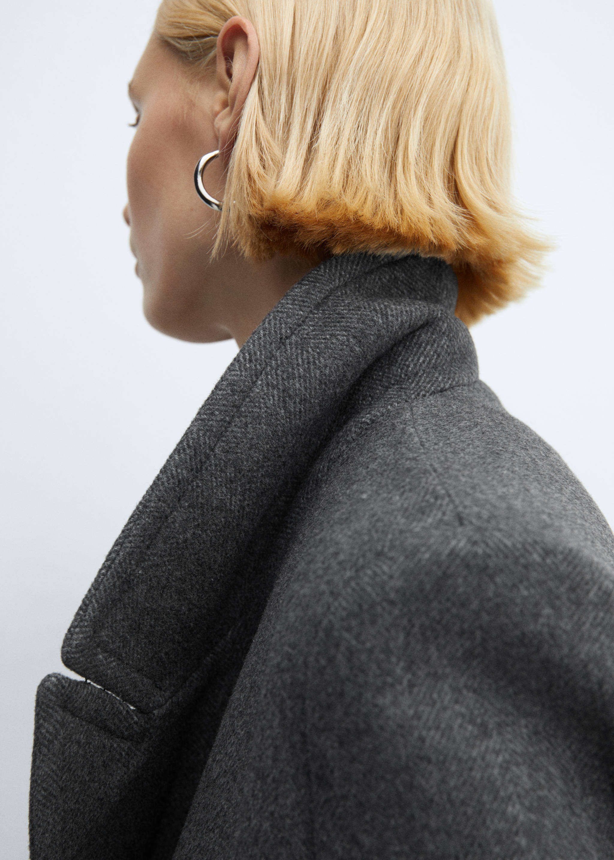 Wool coat with lapels - Details of the article 1