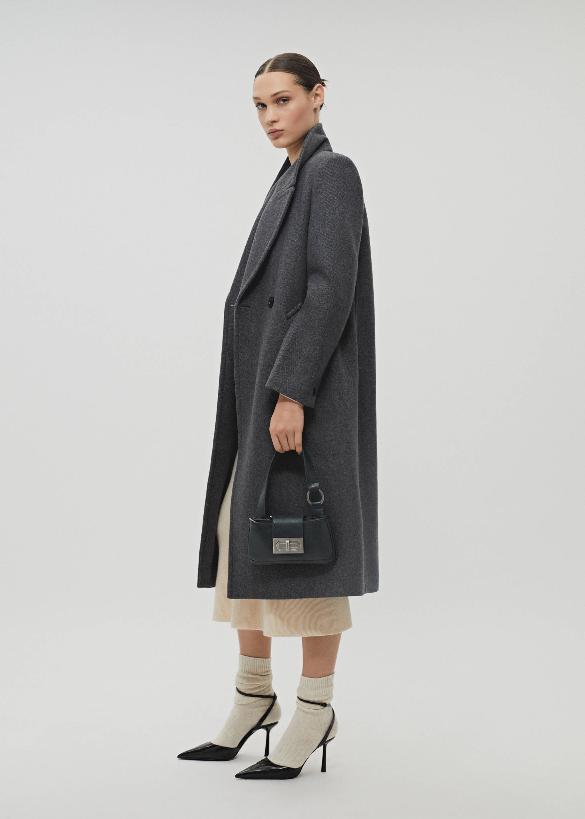 Wool coat with lapels - Details of the article 9