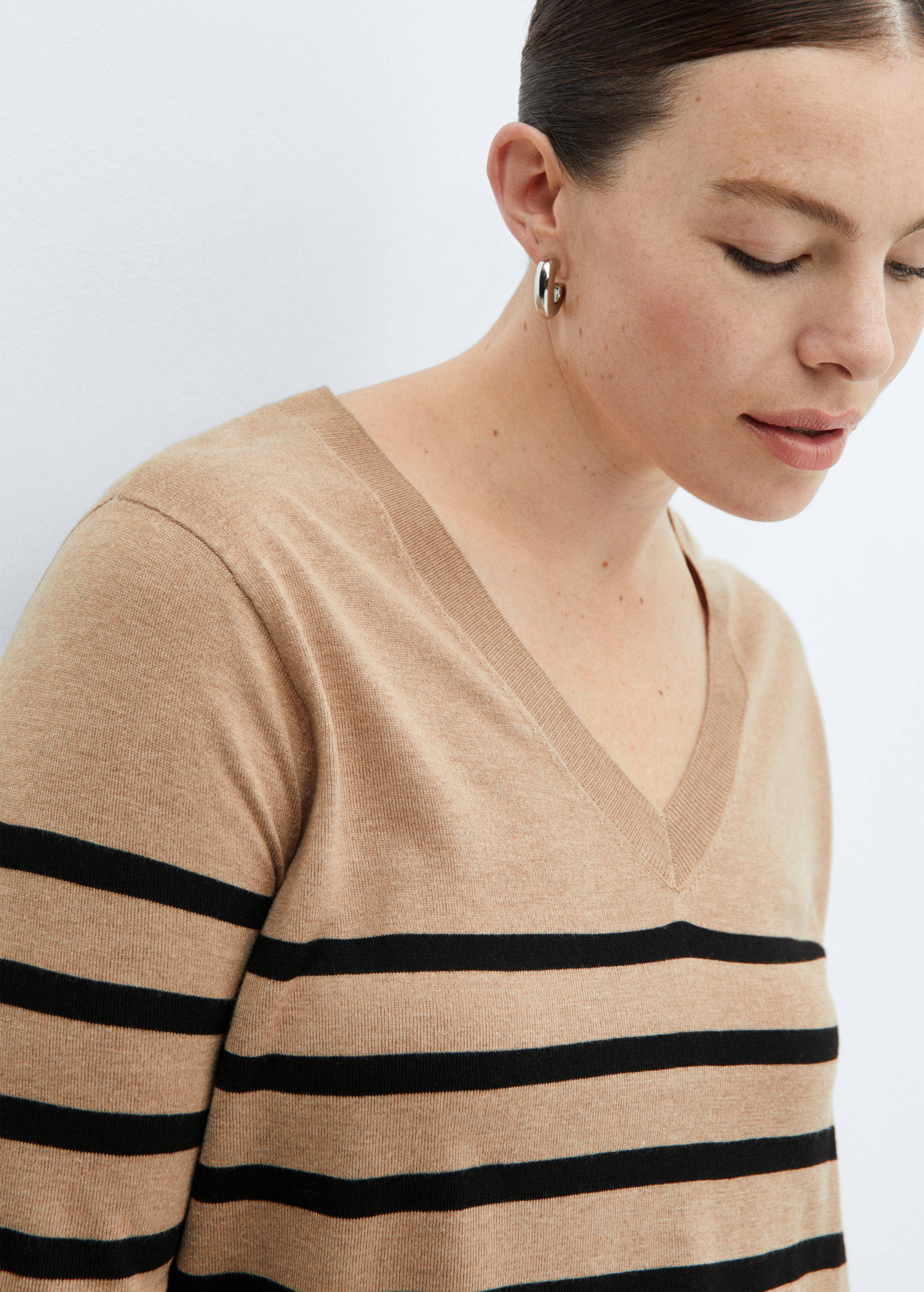 Striped fine-knit sweater - Details of the article 4