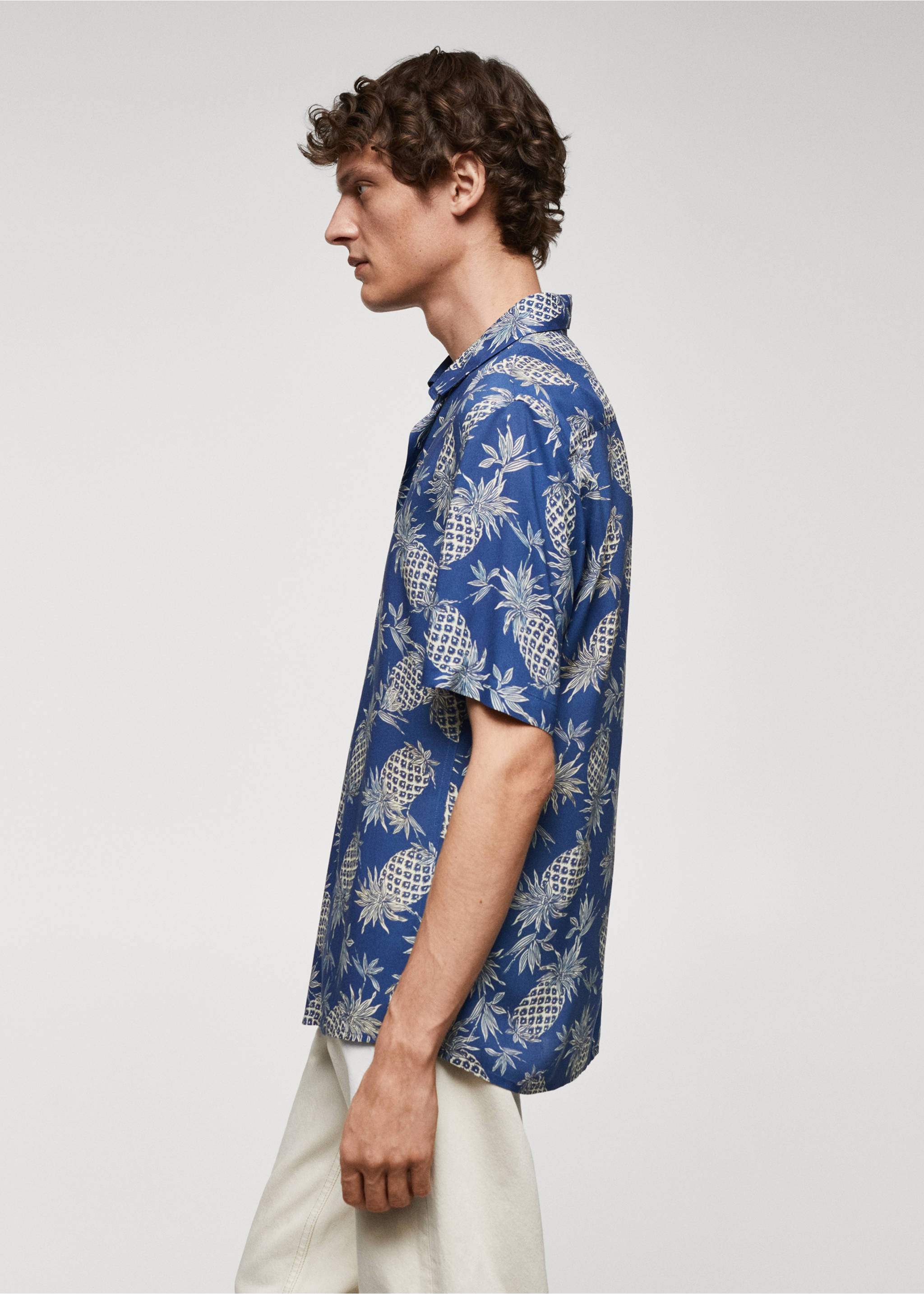 Regular-fit pineapple-print shirt - Details of the article 2, Blue. Ref: 67020473-00.