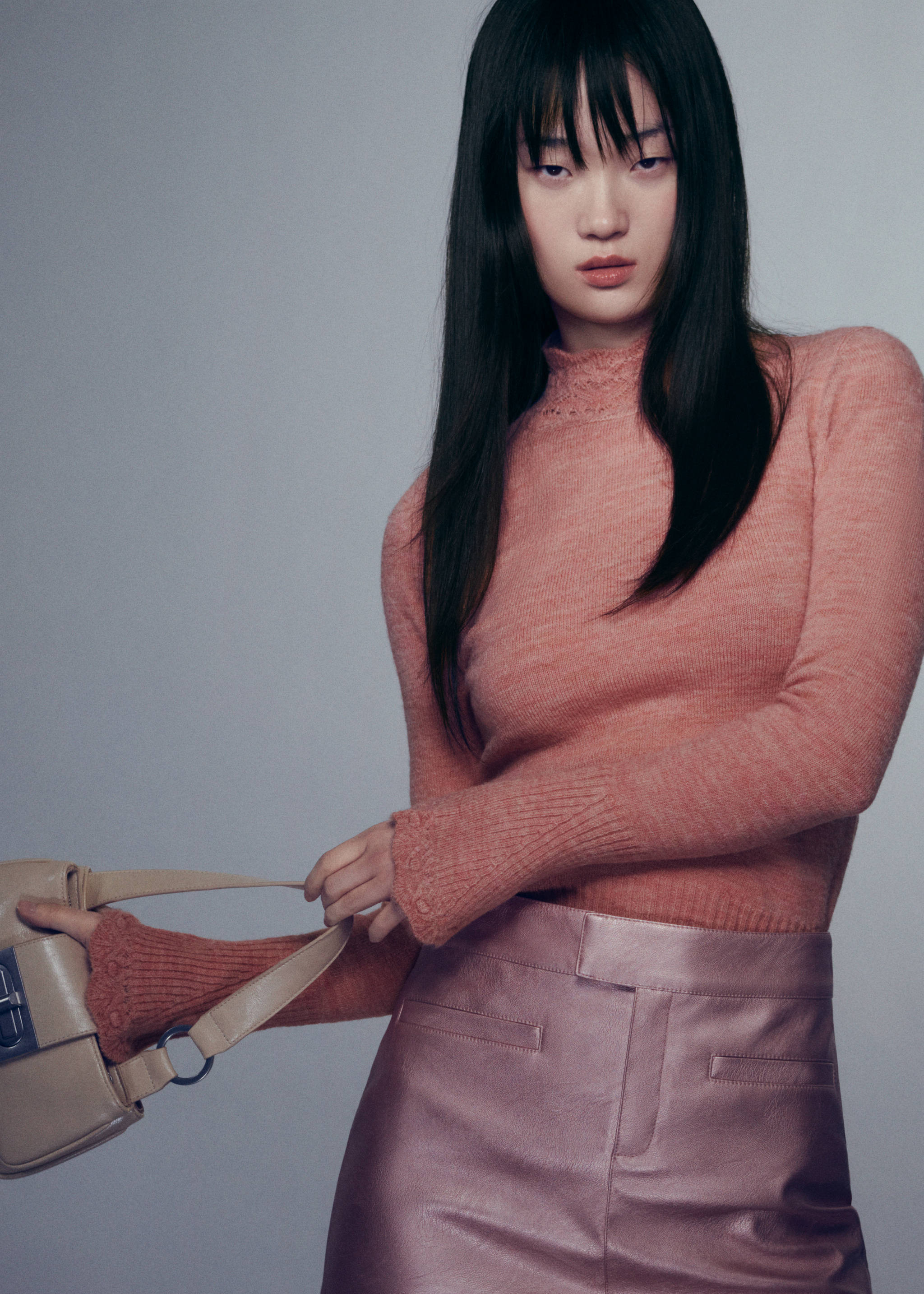 Knitted cropped sweater - Details of the article 7