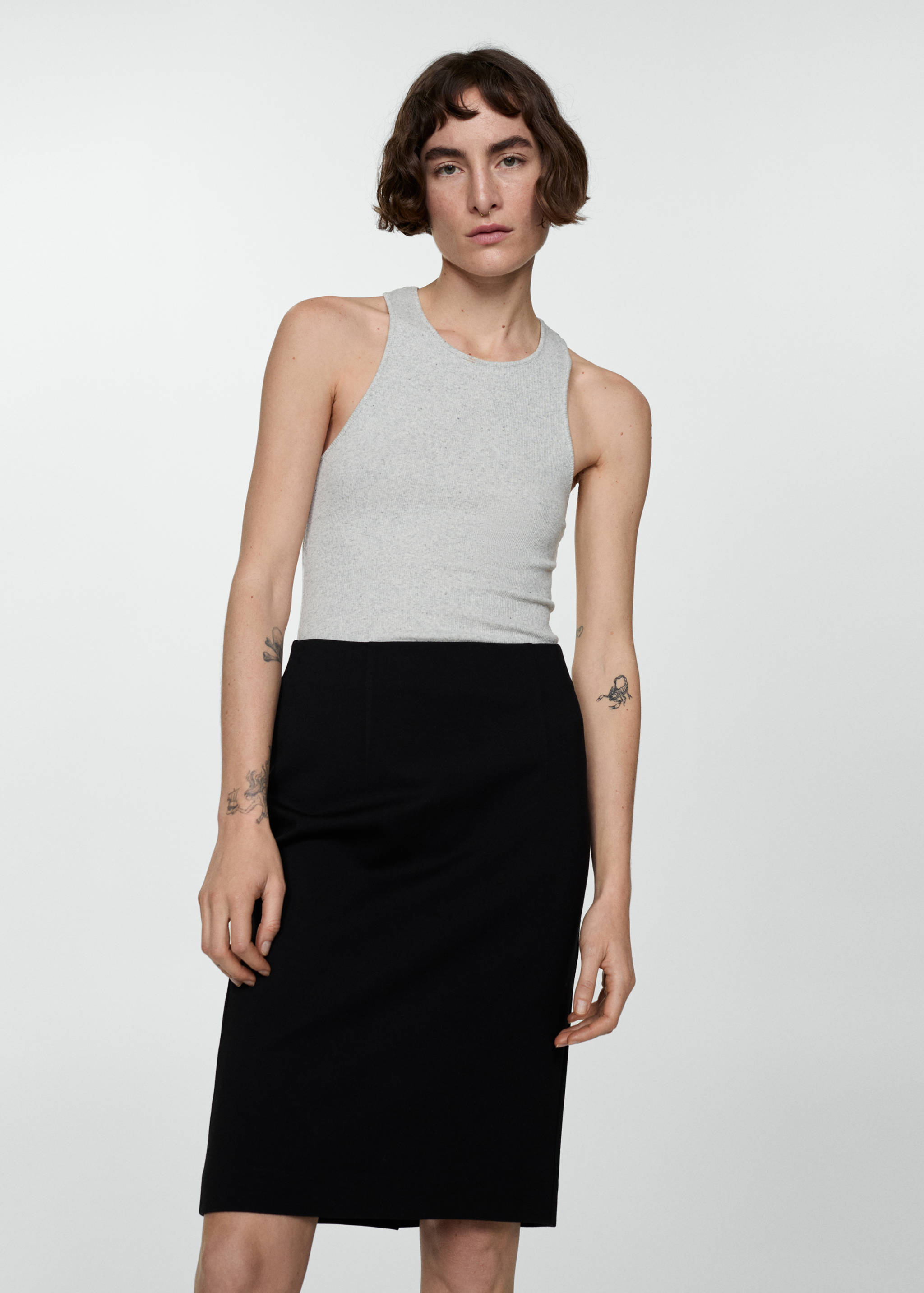 Pencil skirt with Rome-knit opening - Details of the article 1
