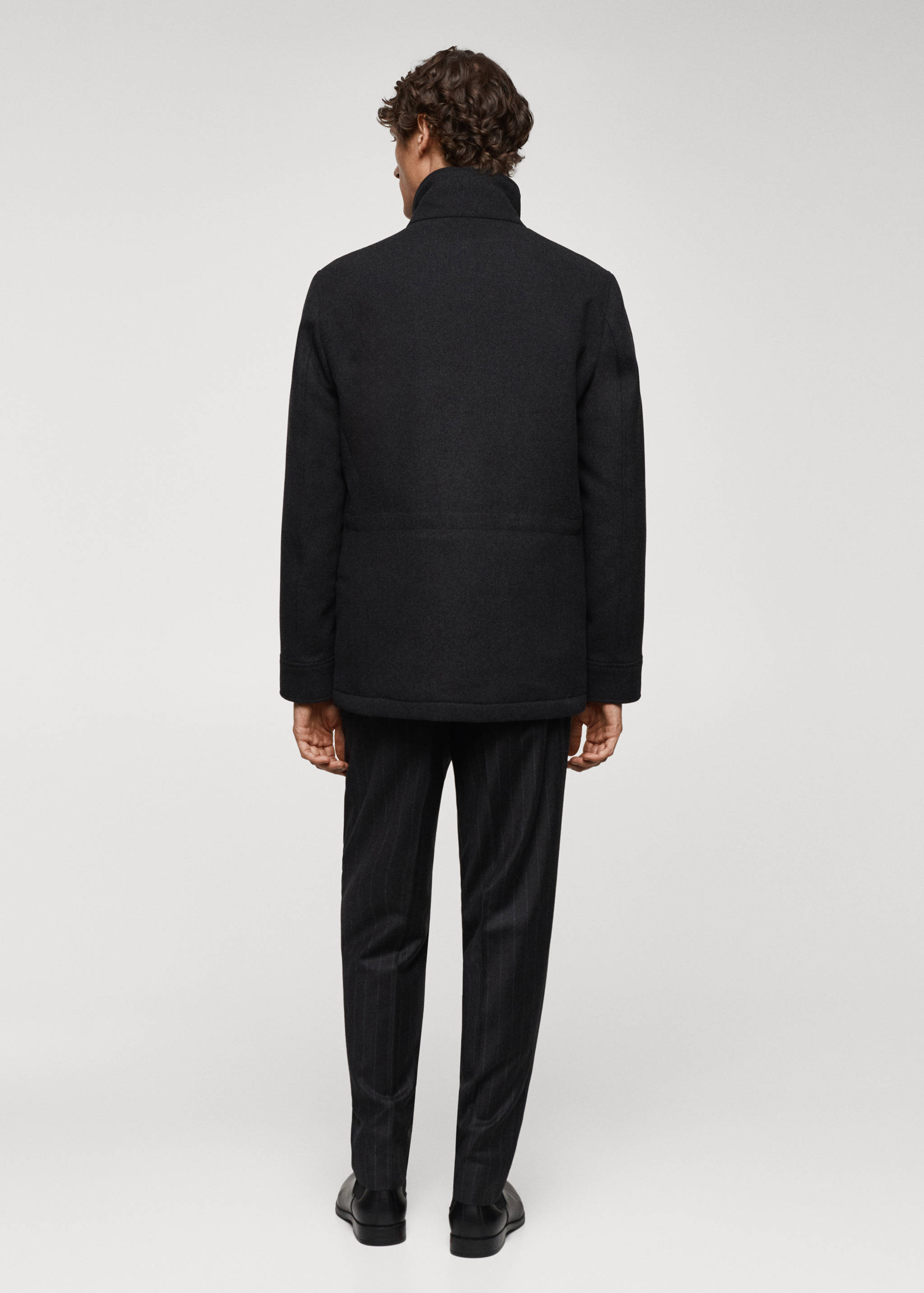 Krótki płaszcz wełniany z kieszeniami - Tylna strona artykułu