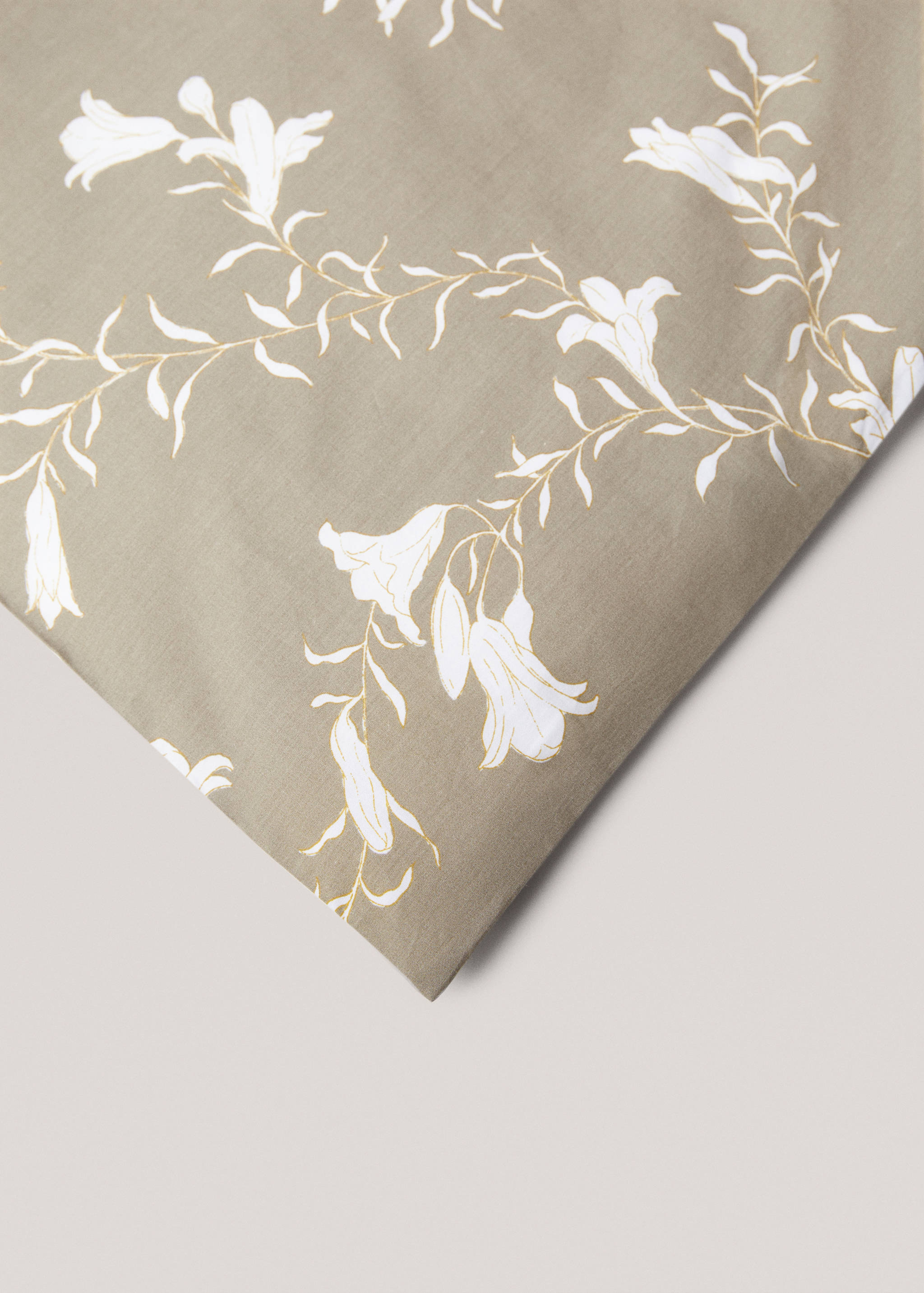 Duvet cover with contrasting flowers 150cm - Details of the article 3
