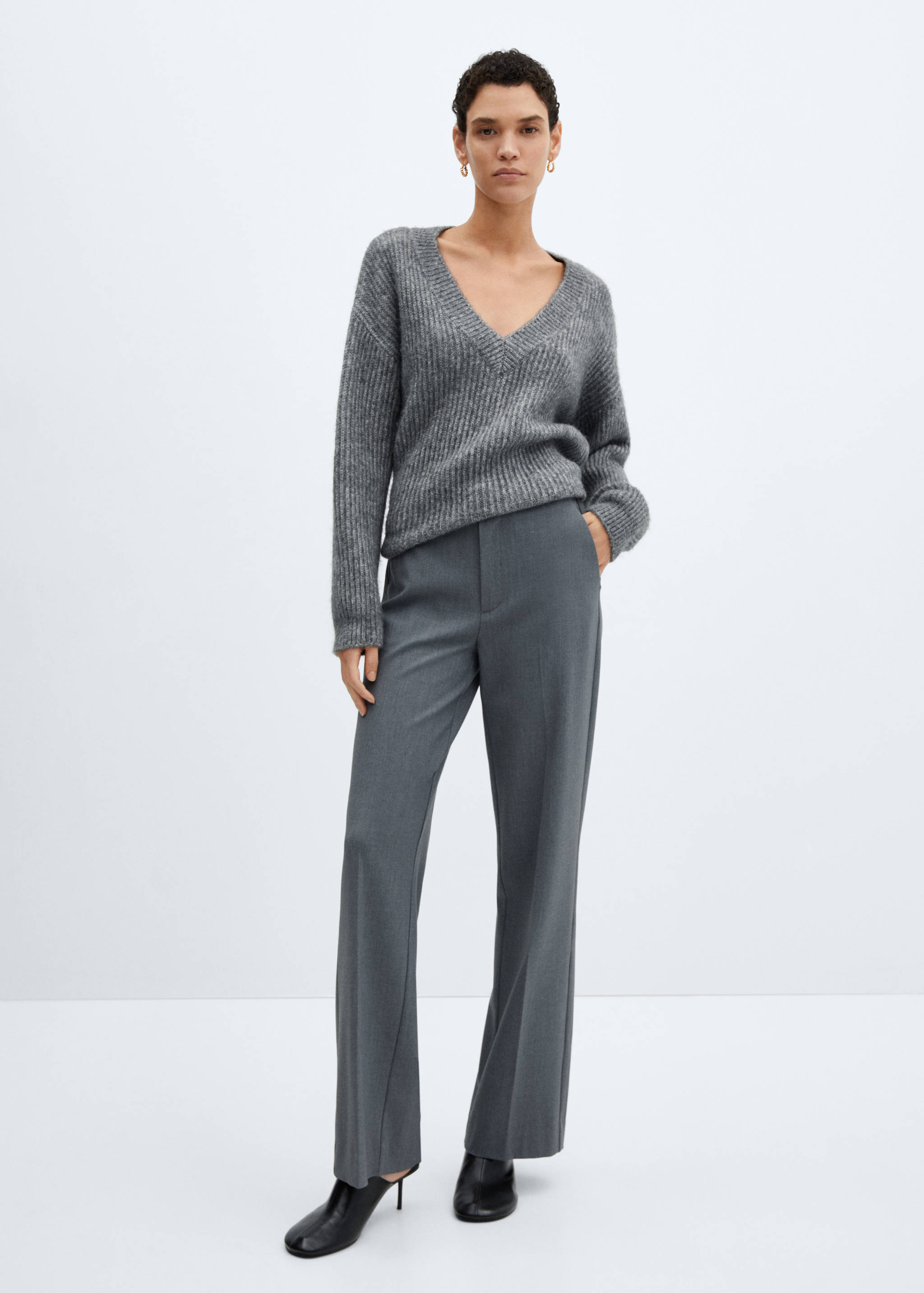 Straight-fit long pants - General plane
