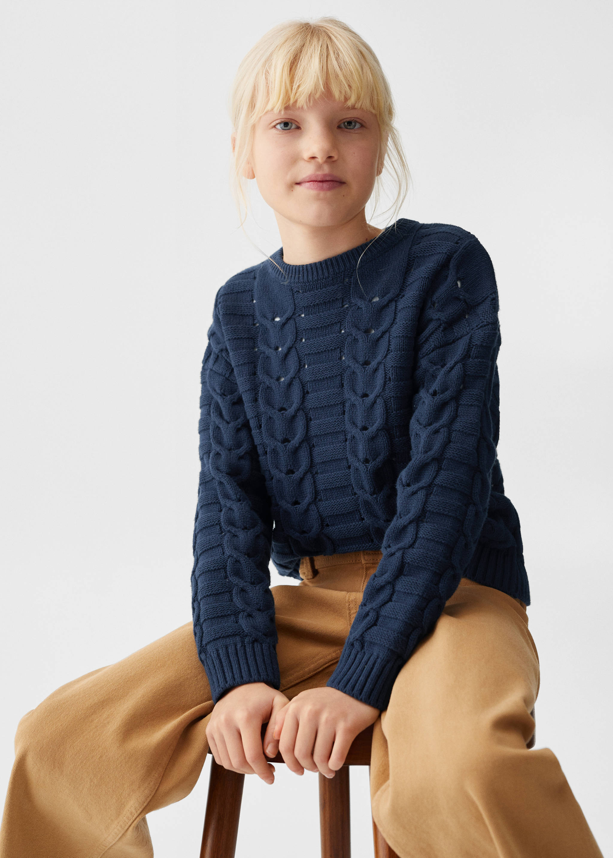 Contrasting knit sweater - Details of the article 1