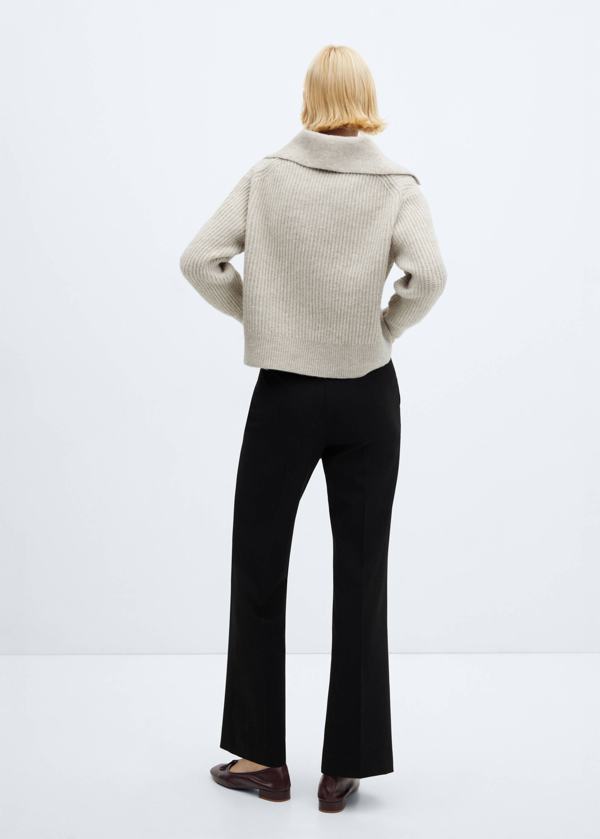 Mid-rise wide leg pants - Reverse of the article