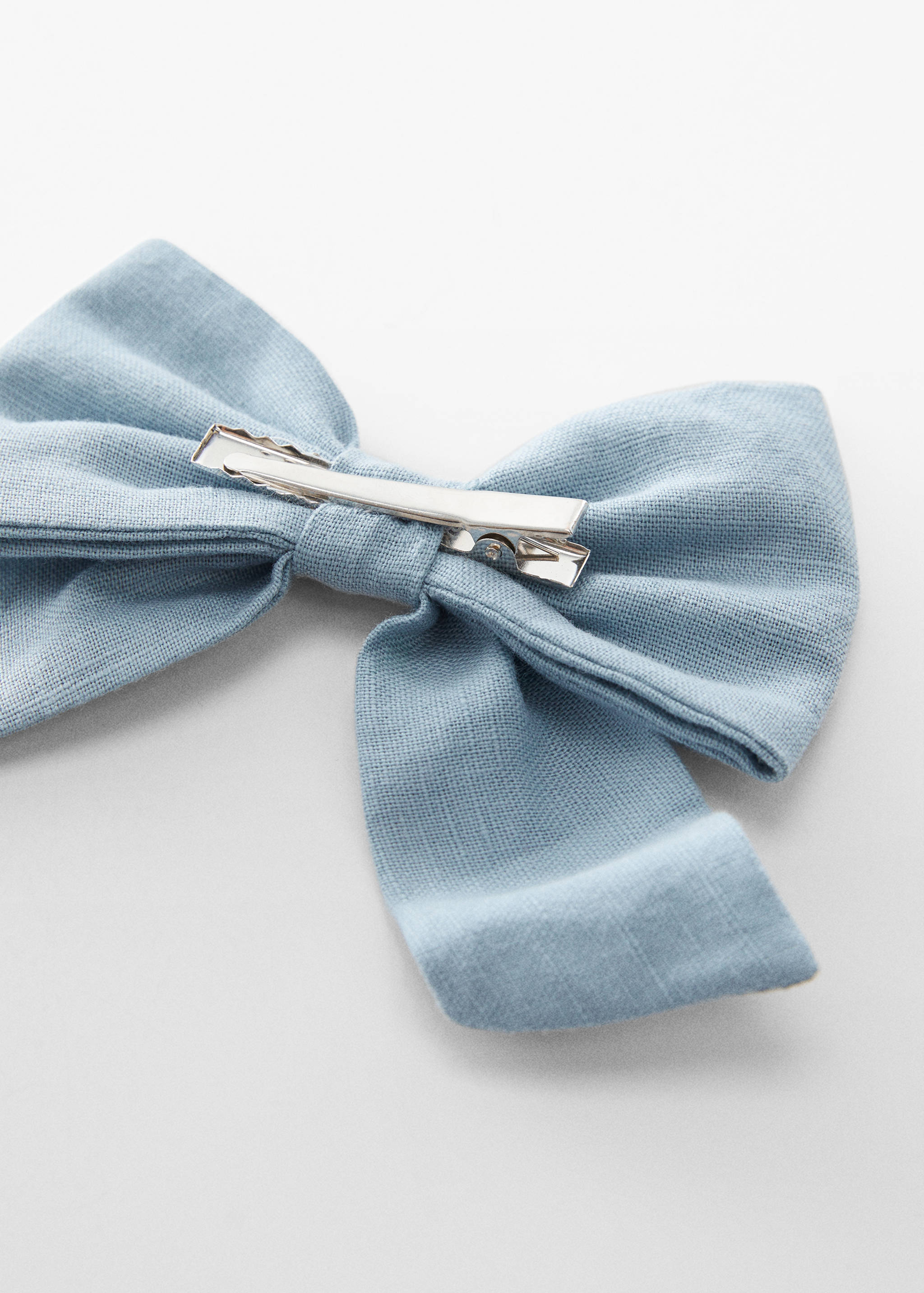 Barrette à cheveux nœud - Plan moyen