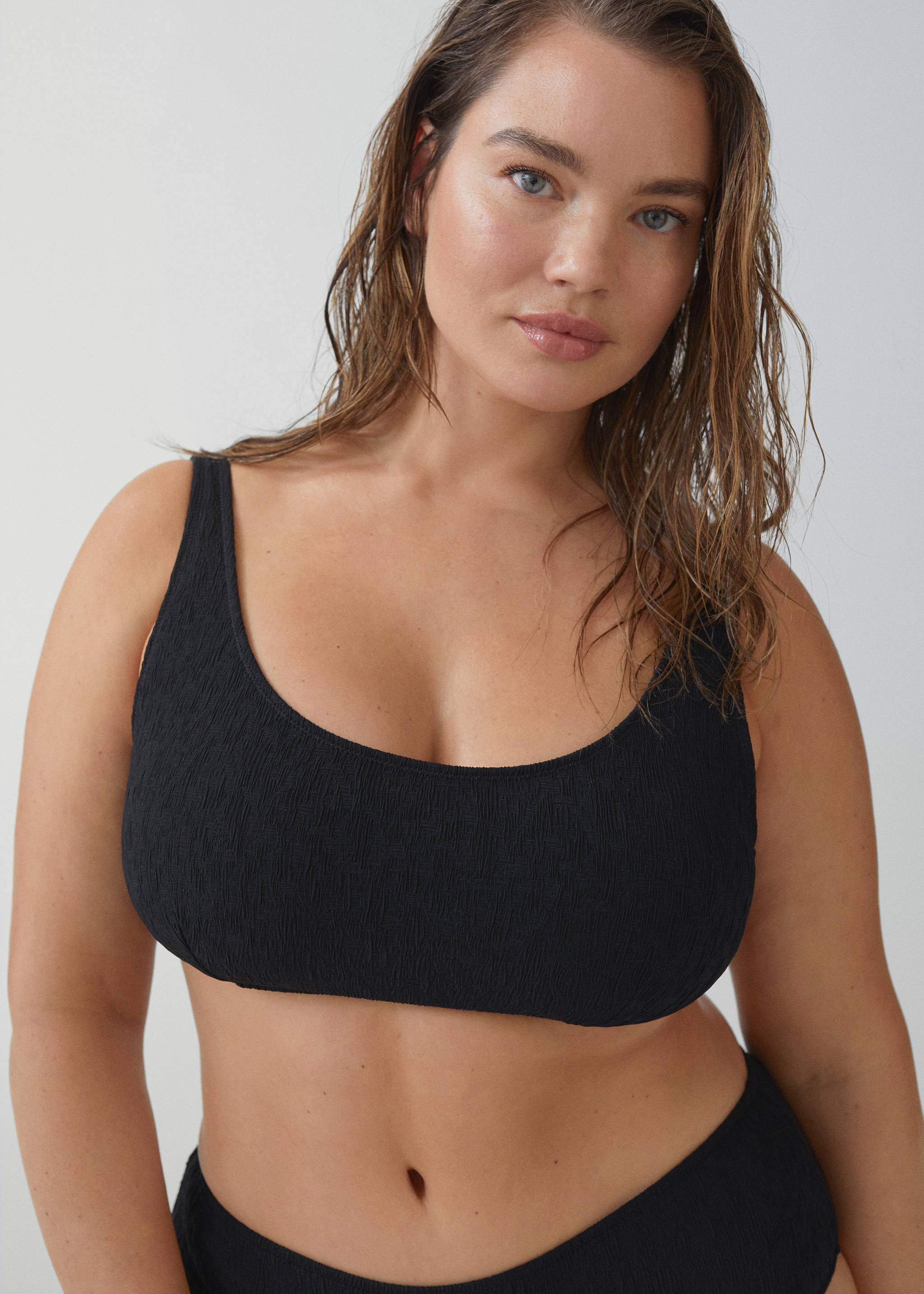 Textured bikini top - Details of the article 5