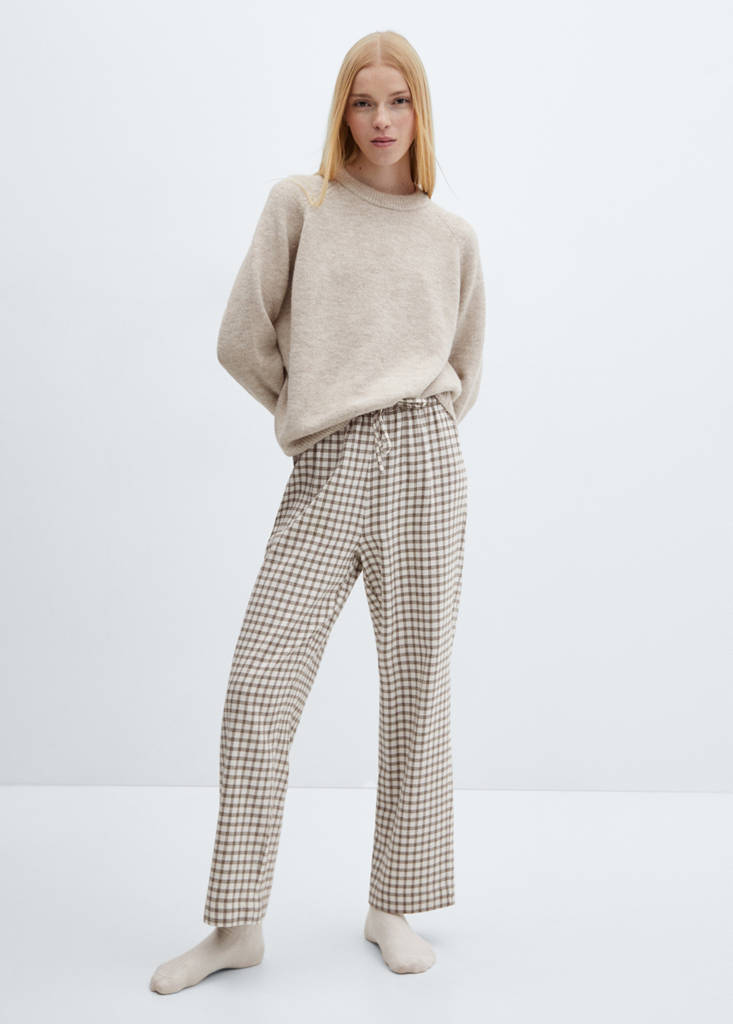 Round-neck knitted sweater — Beige