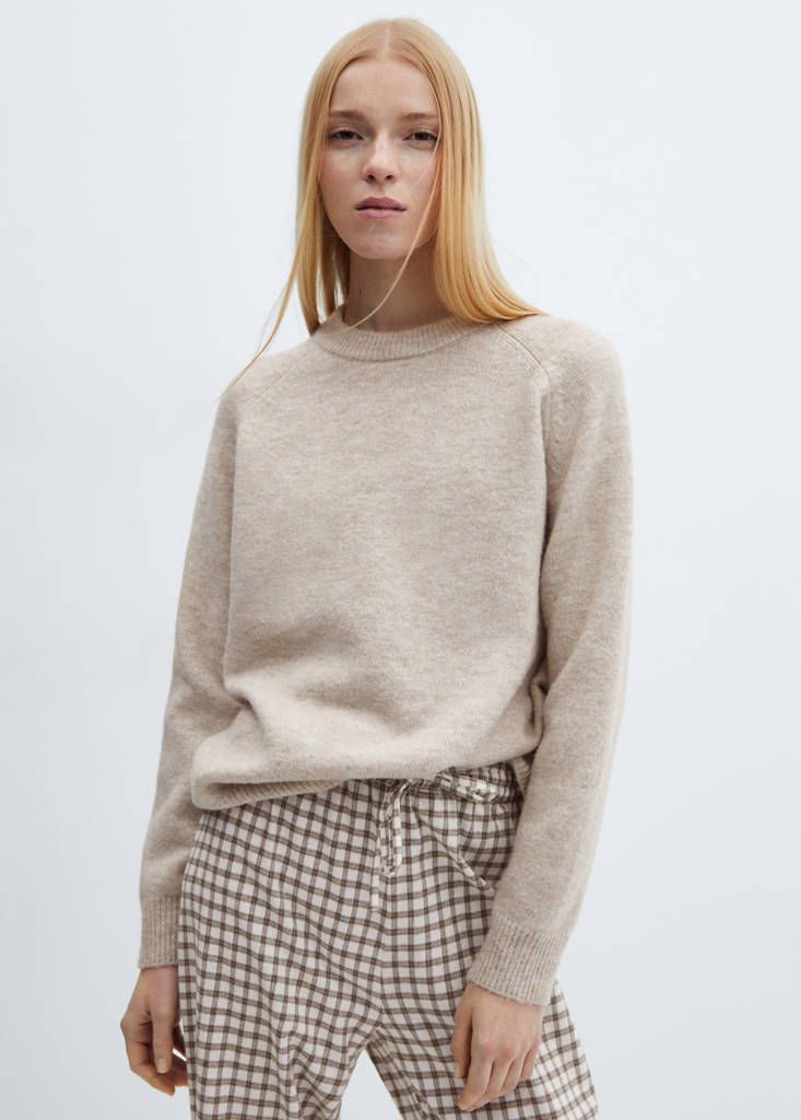 Round-neck knitted sweater — Beige