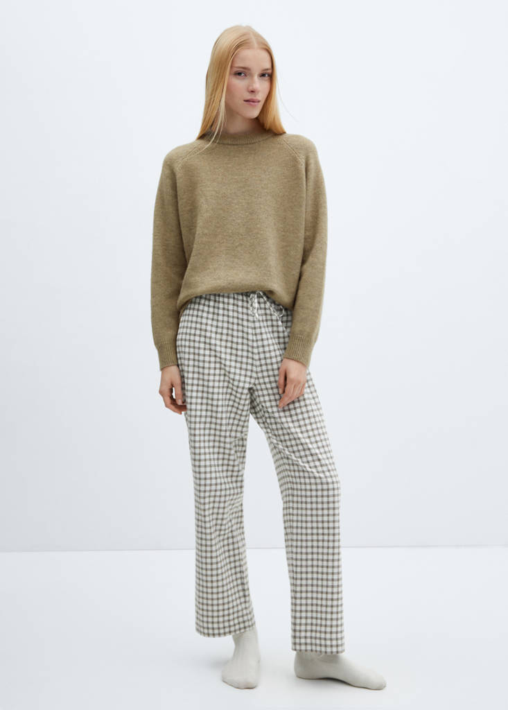 Round-neck knitted sweater — Brown