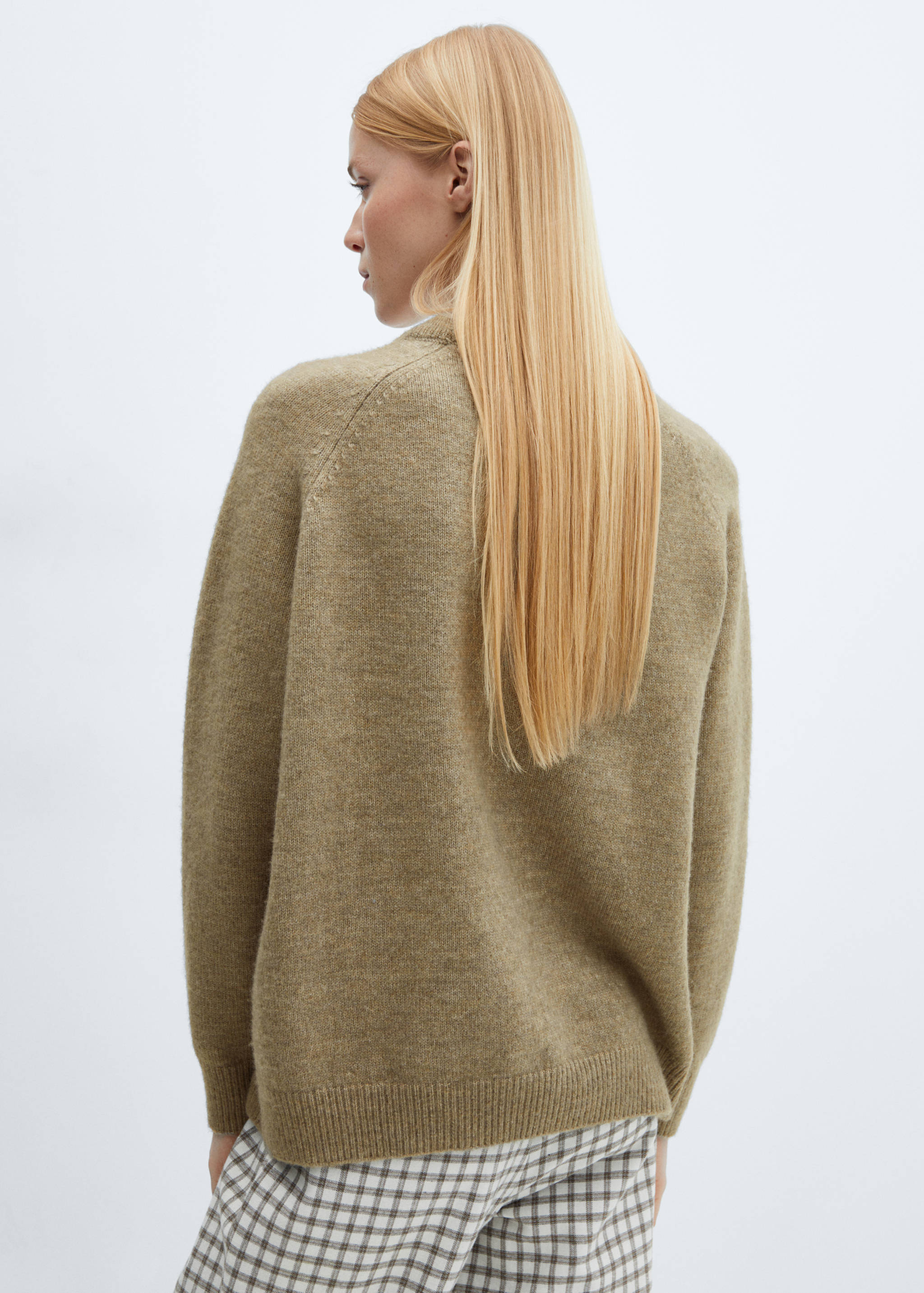 Round-neck knitted sweater - Reverse of the article