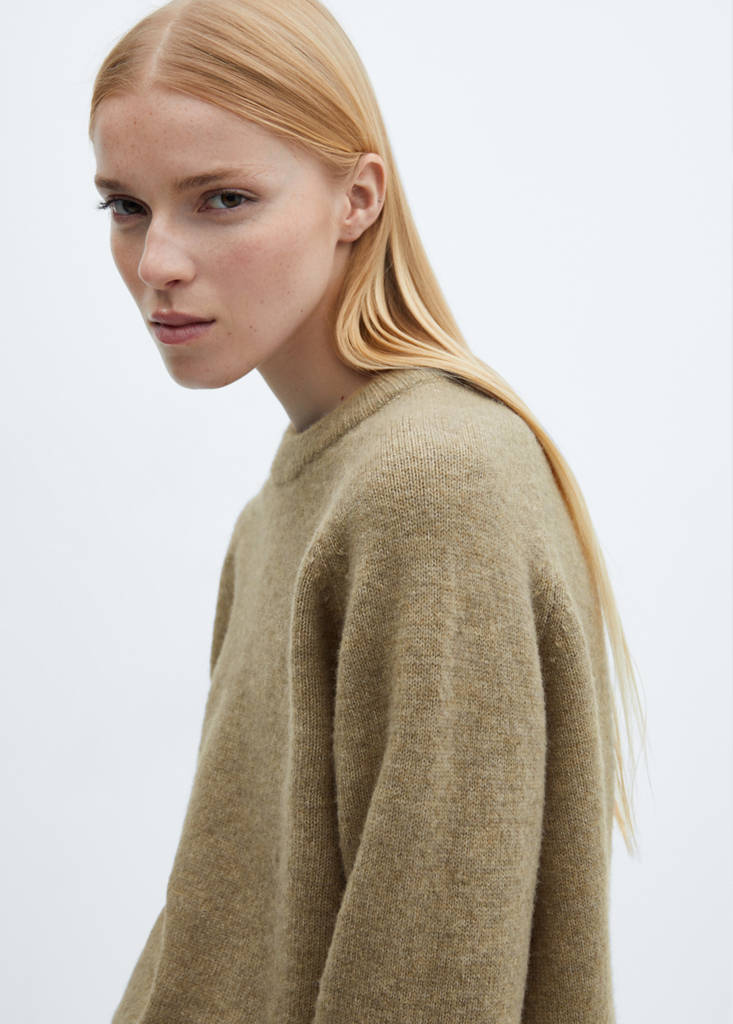 Round-neck knitted sweater — Brown
