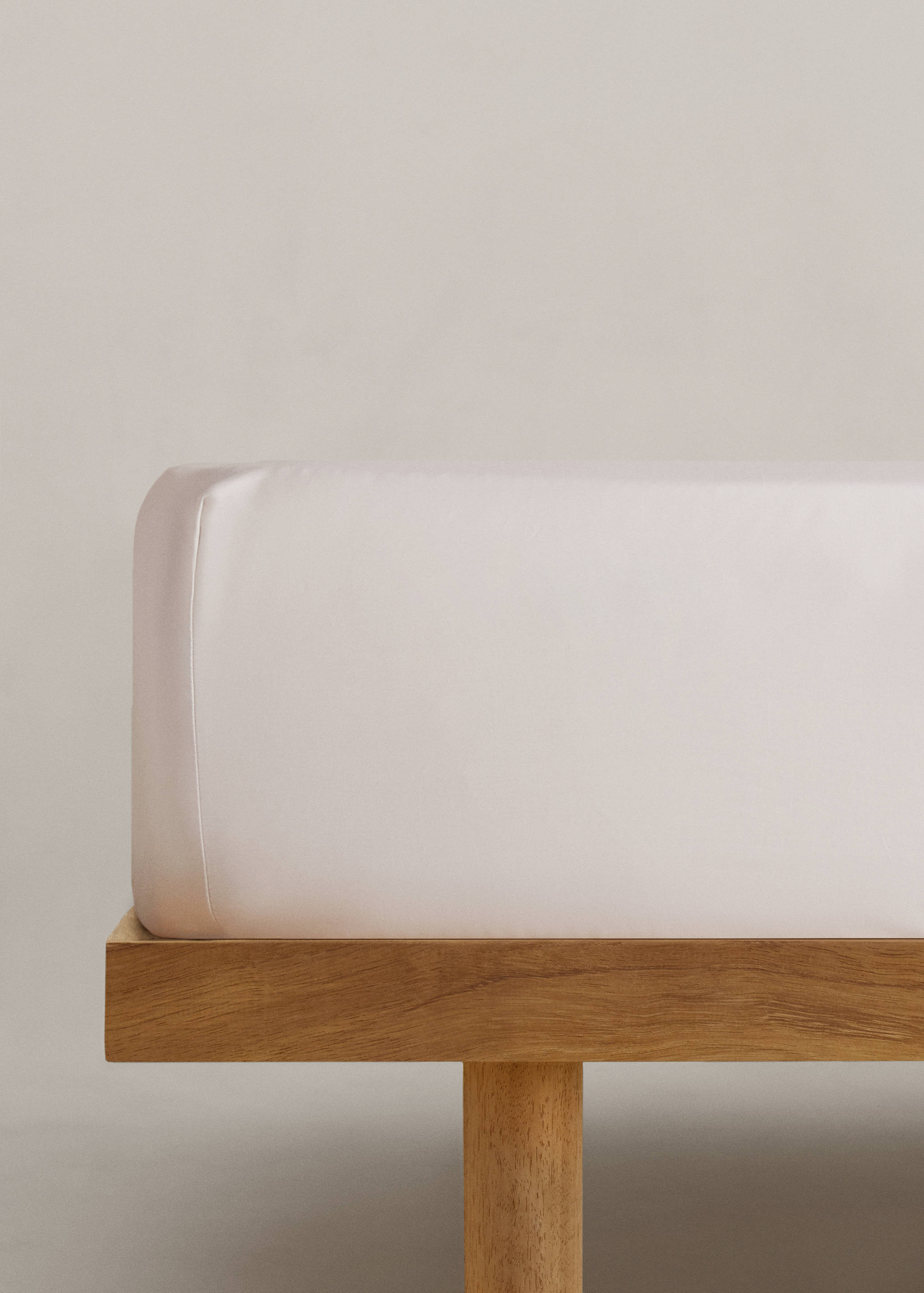 Satin fitted sheet for superking bed - Article without model