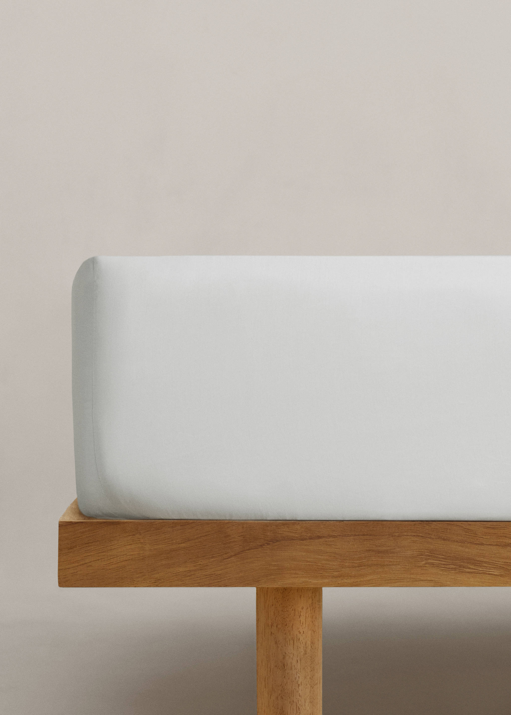 Satin fitted sheet for superking bed - Article without model