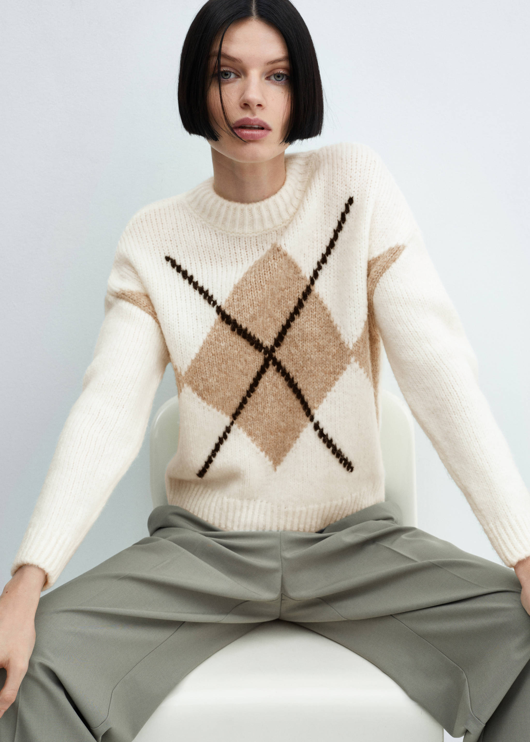 Round-neck knitted sweater - Details of the article 2