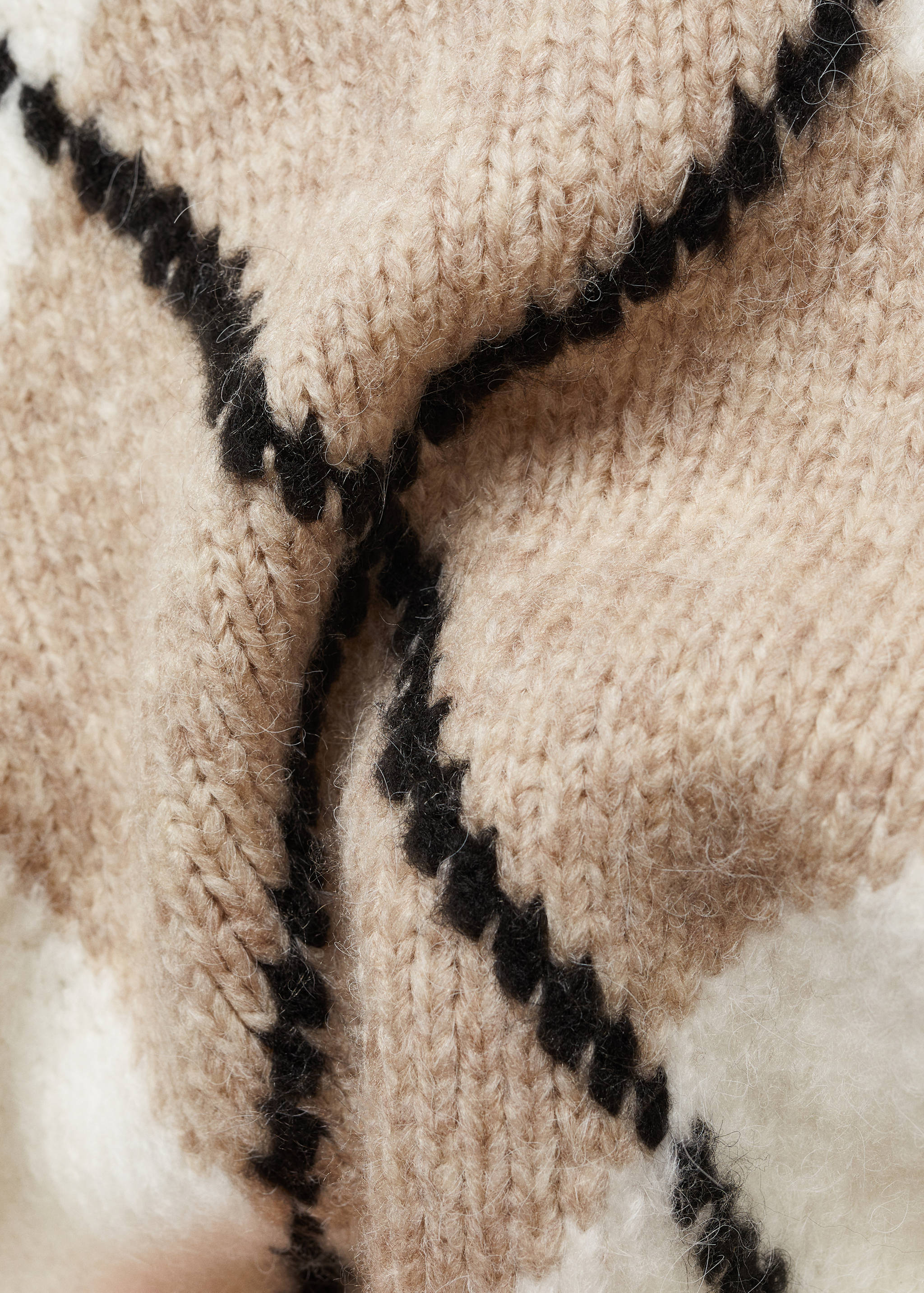 Round-neck knitted sweater - Details of the article 8