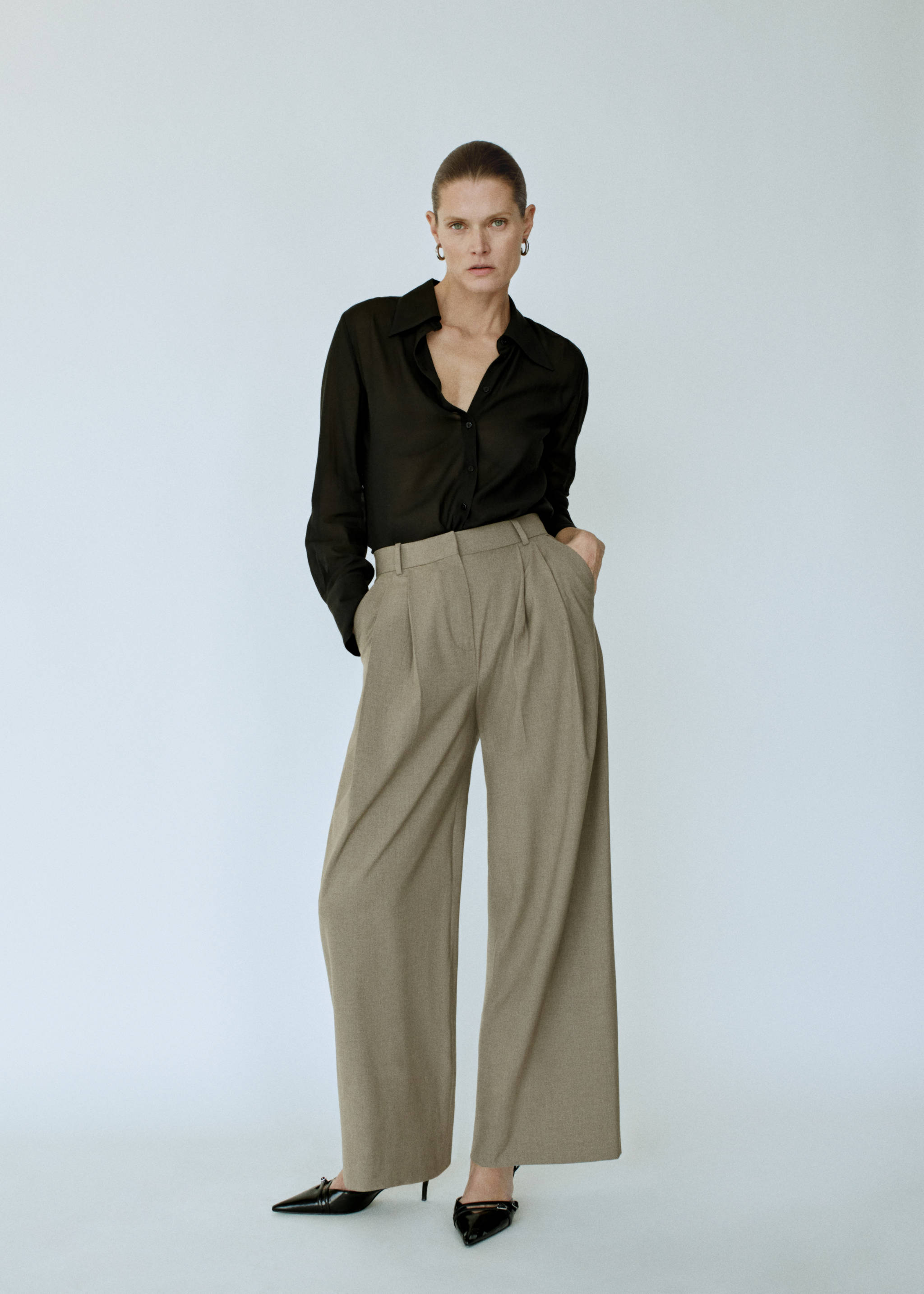 Wide leg pleated trousers - Details of the article 7
