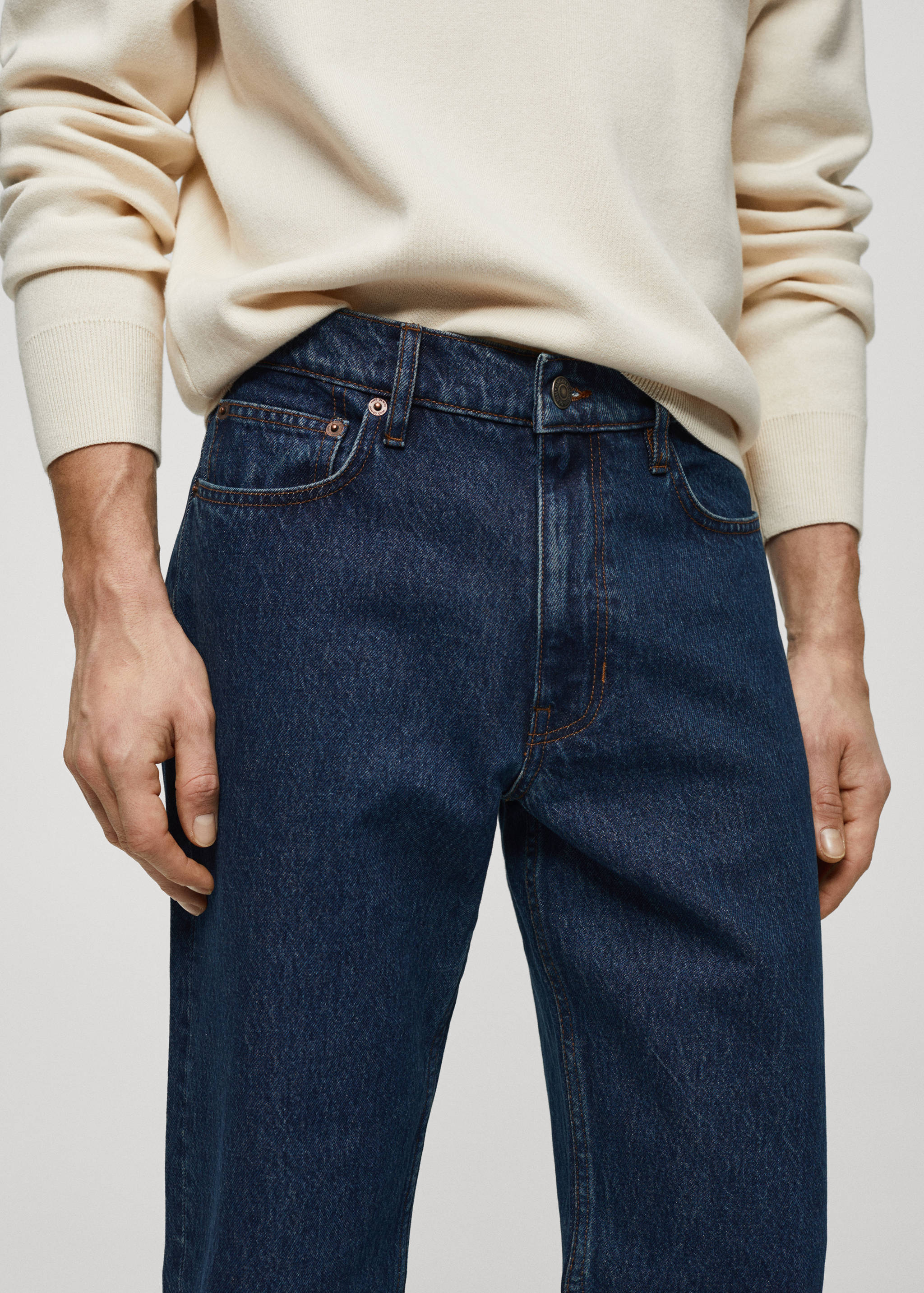 Straight-fit jeans met donkere wassing - Detail van het artikel 1