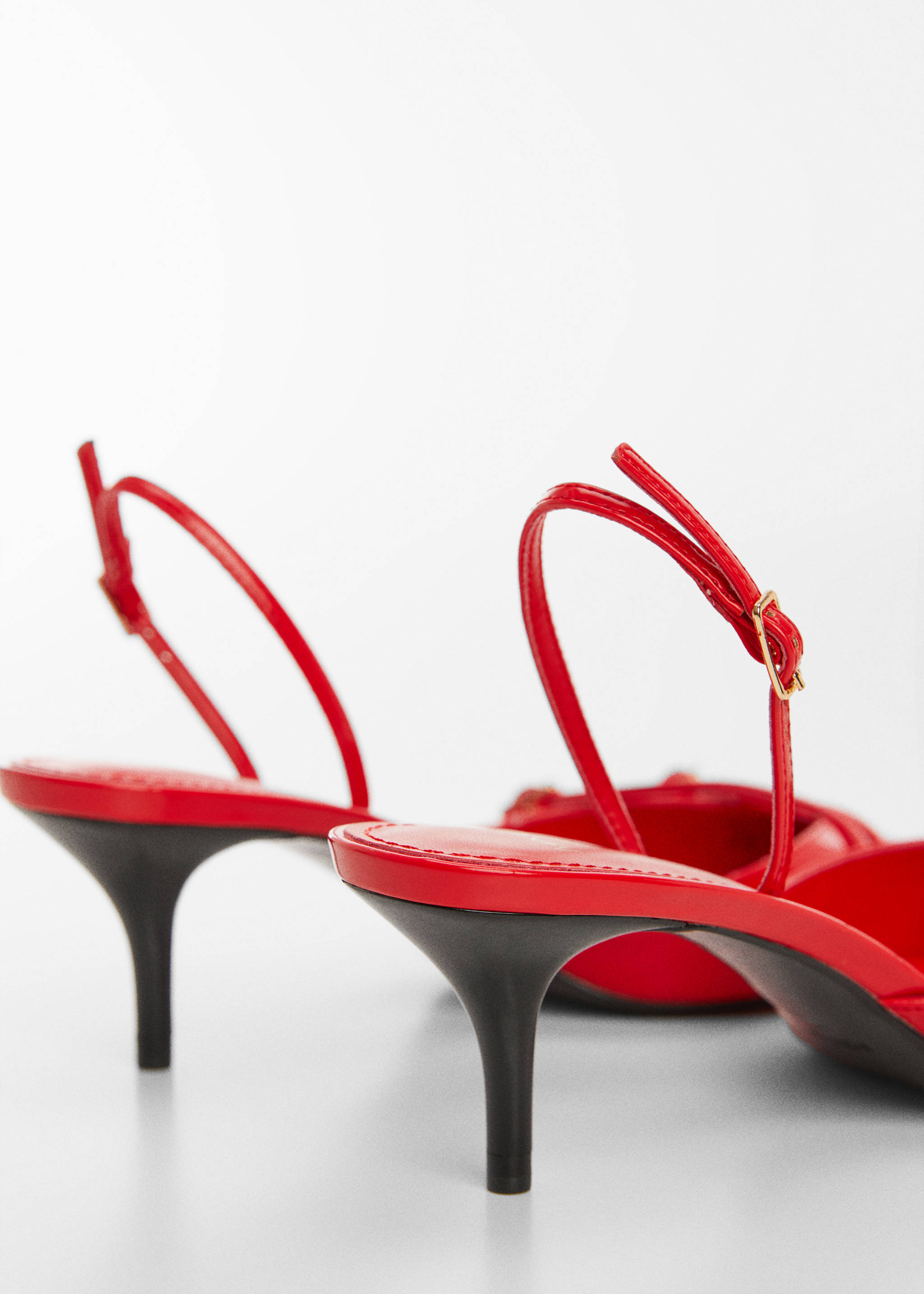 Slingback heeled shoes with buckle - Details of the article 1