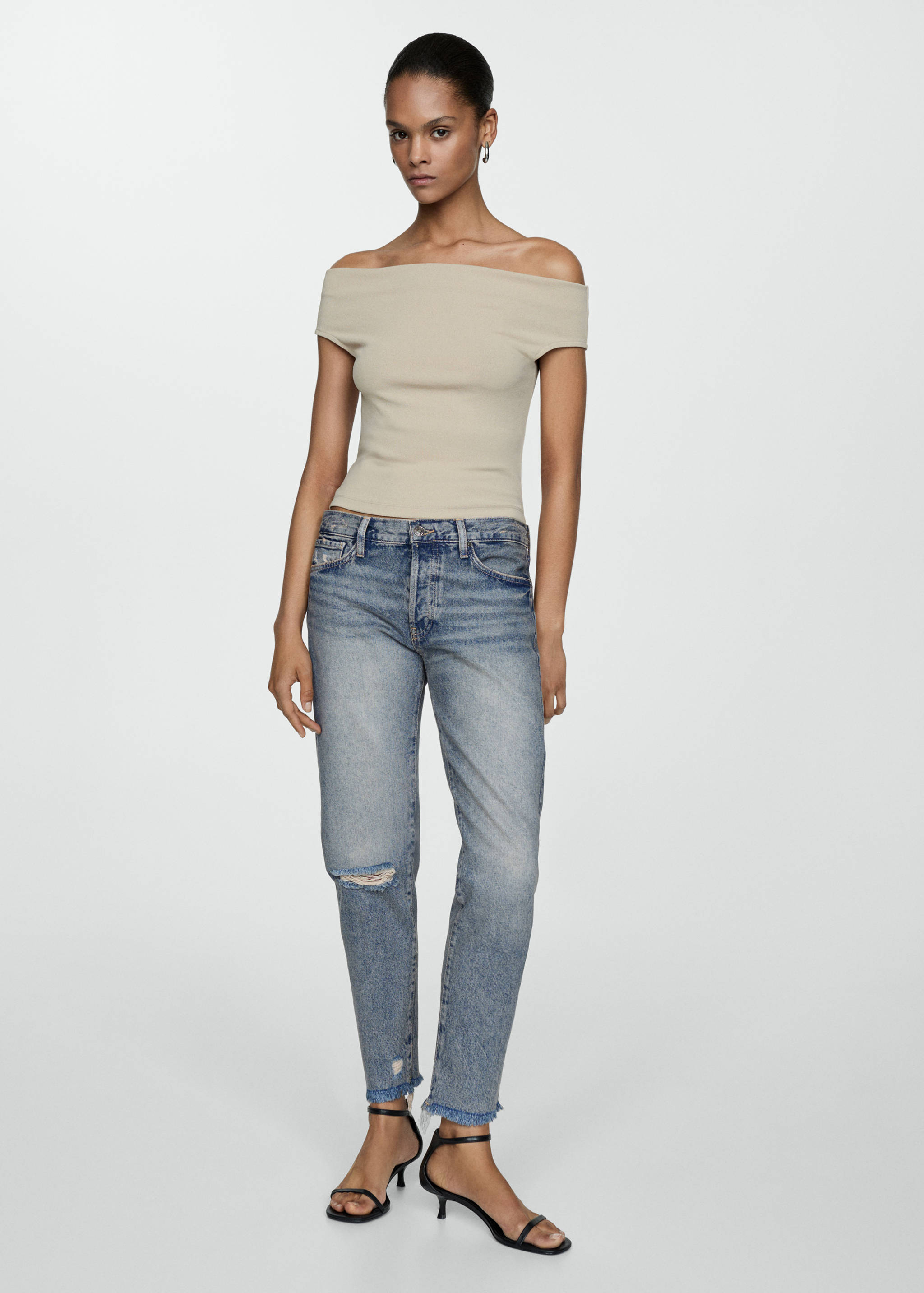 Ripped low-rise girlfriend jeans - General plane