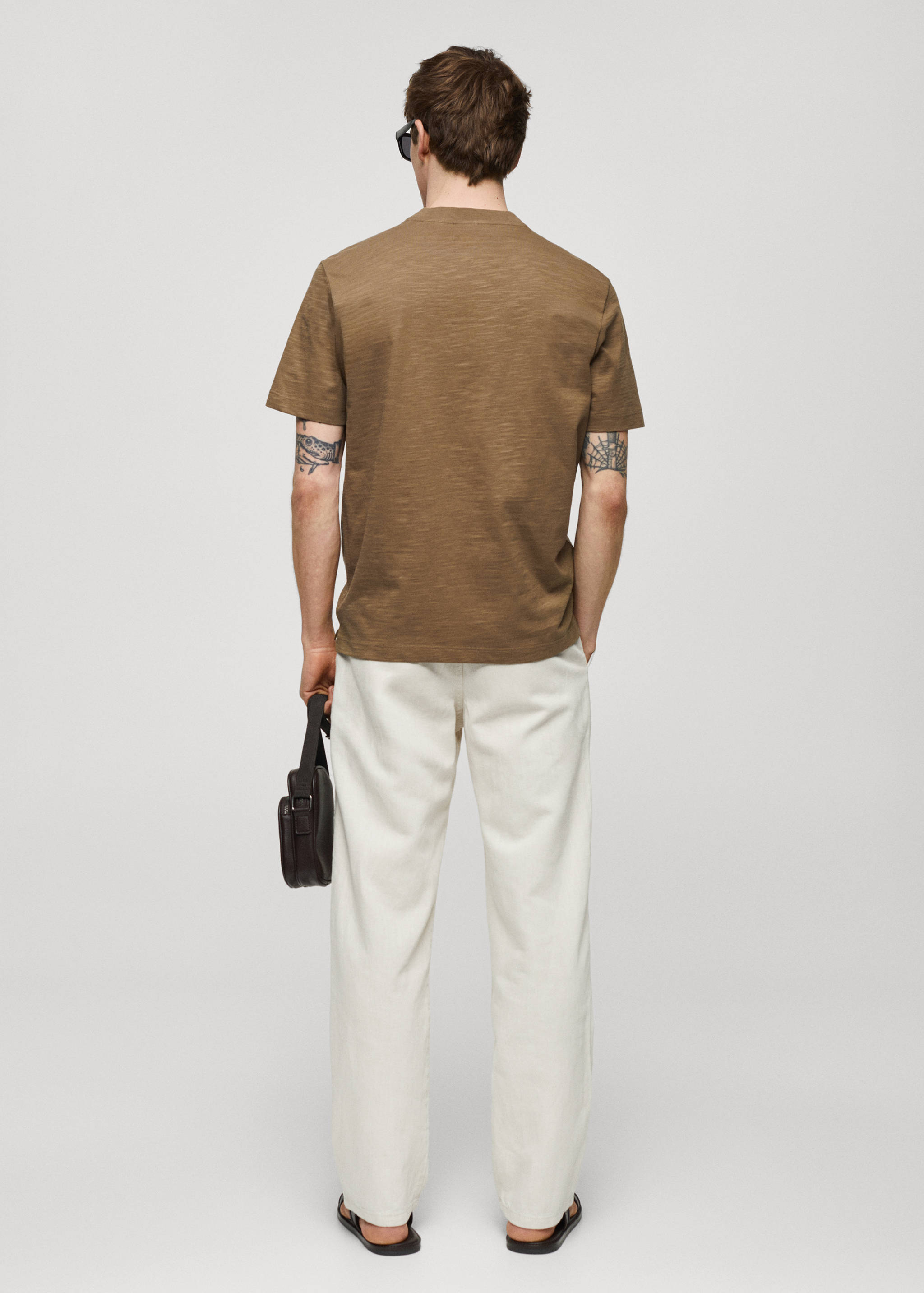 T-shirt poche 100 % coton - Verso de l’article